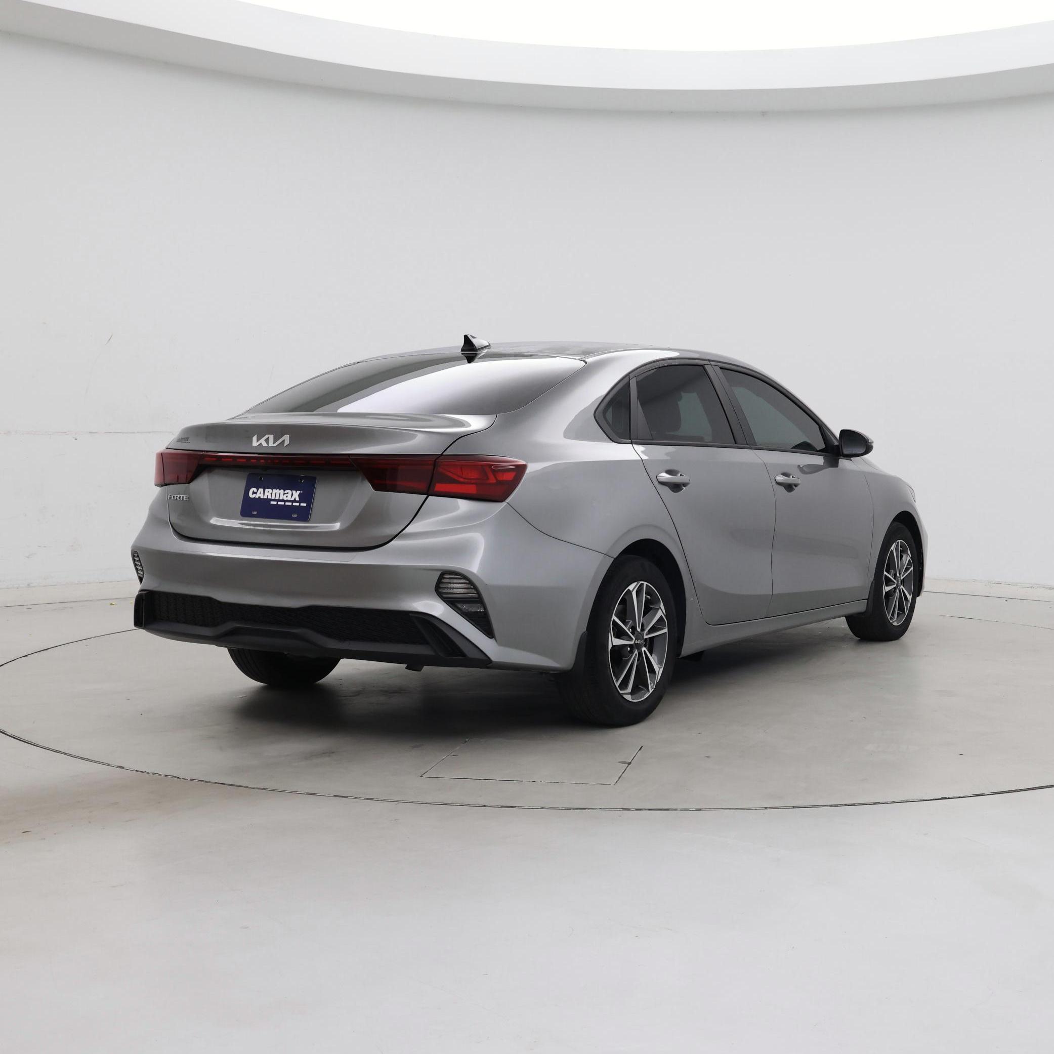 Thumbnail: 2022 Kia Forte - 8