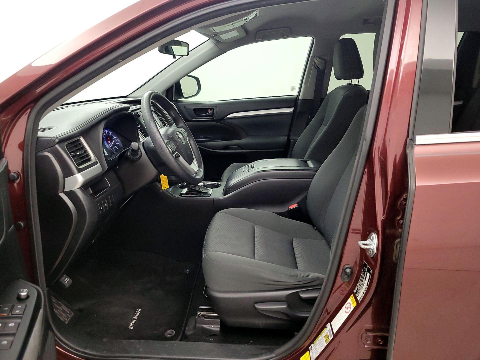 Thumbnail: 2016 Toyota Highlander - 11