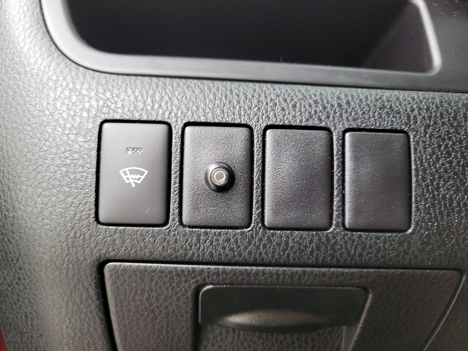 Thumbnail: 2016 Toyota Highlander - 13