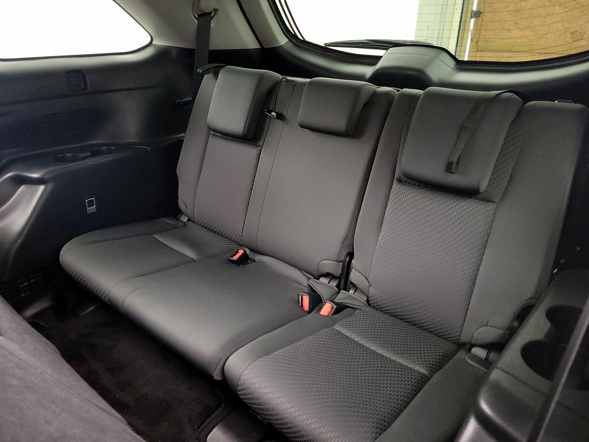 Thumbnail: 2016 Toyota Highlander - 20