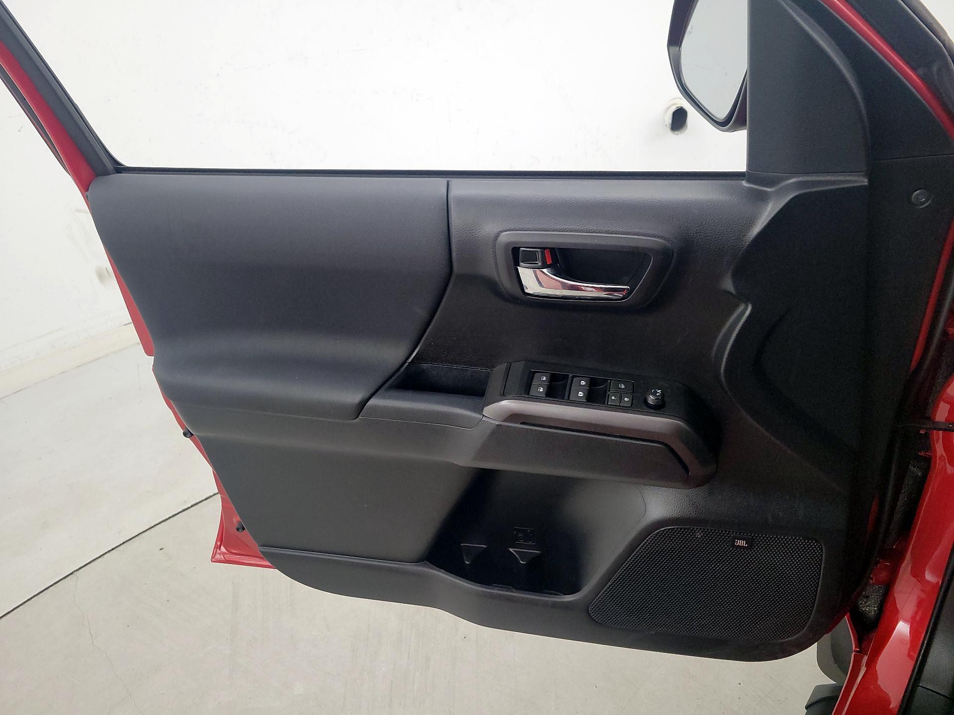 Thumbnail: 2021 Toyota Tacoma - 12