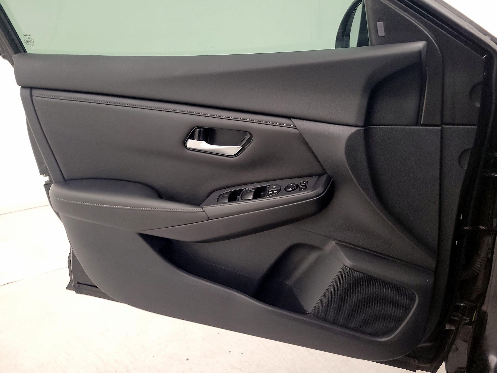 Thumbnail: 2021 Nissan Sentra - 12