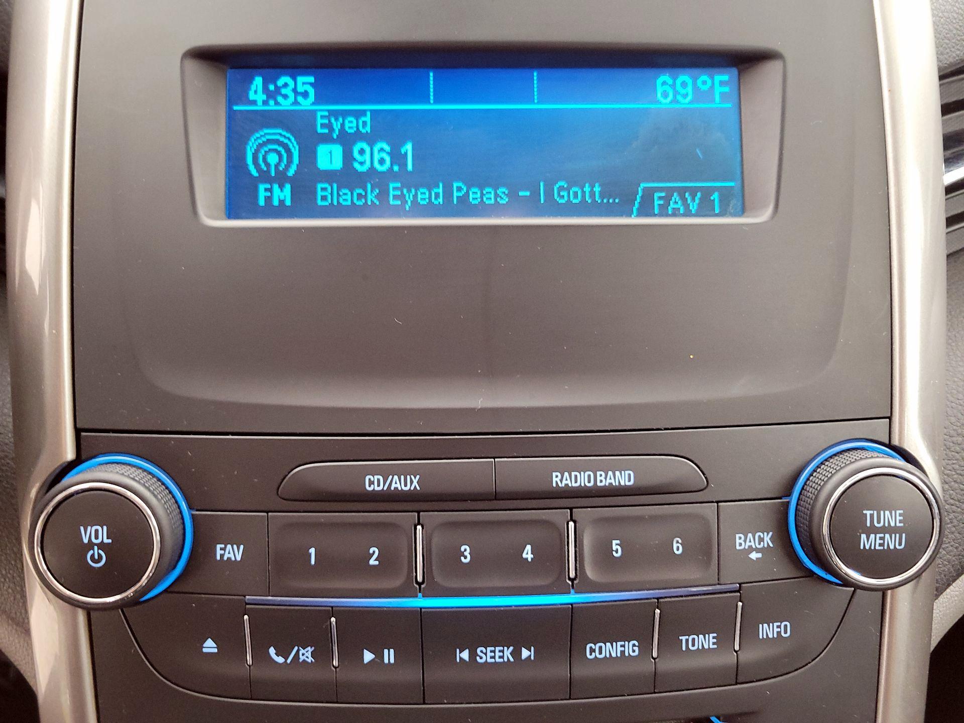 Thumbnail: 2015 Chevrolet Malibu - 14