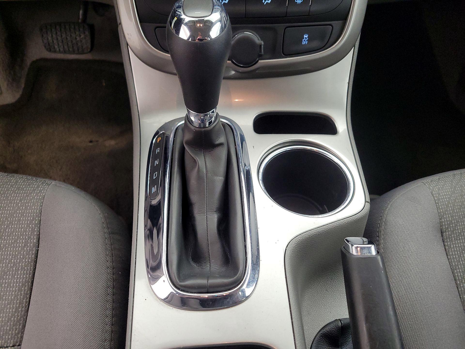 Thumbnail: 2015 Chevrolet Malibu - 16