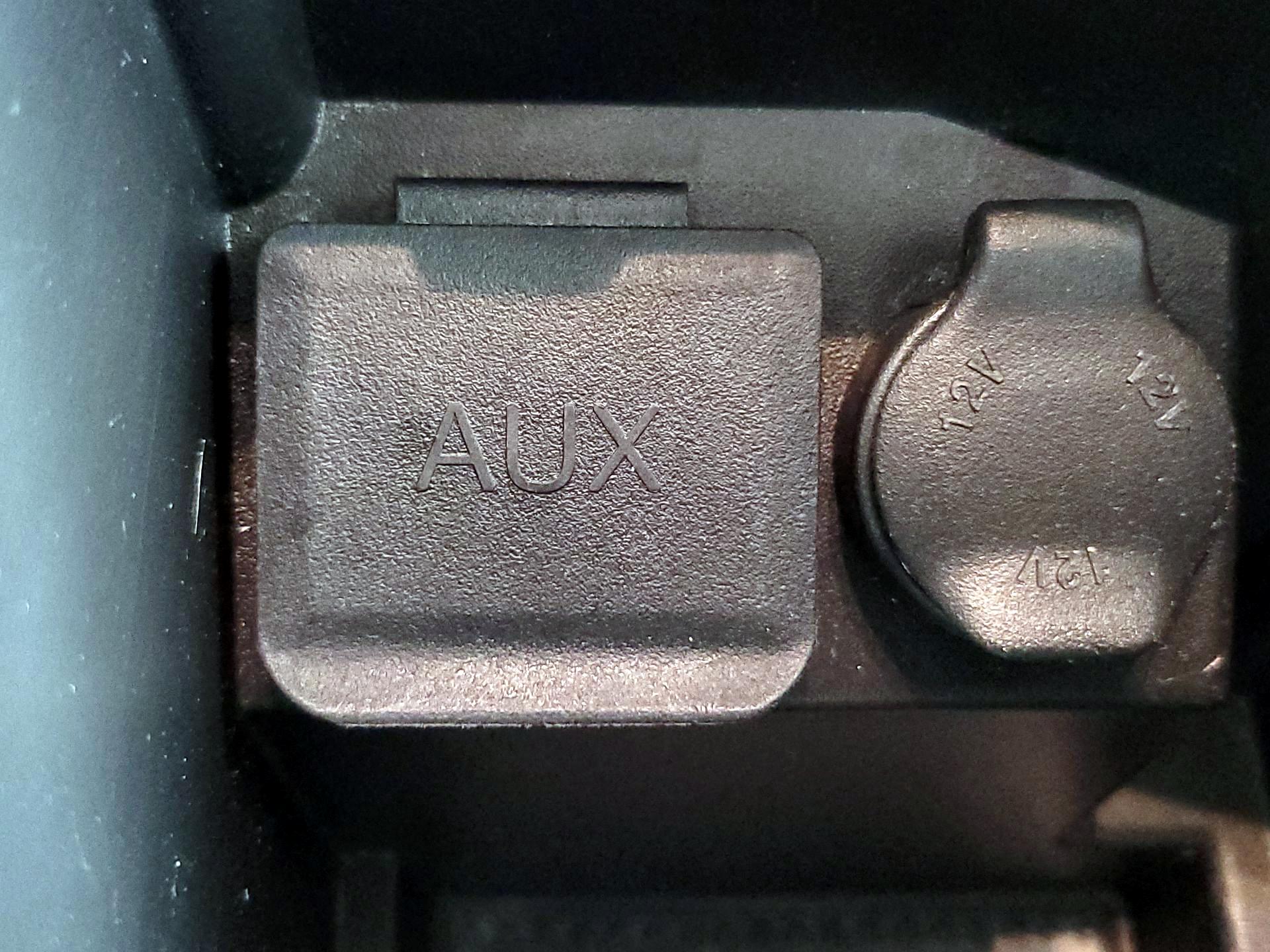 Thumbnail: 2015 Chevrolet Malibu - 17