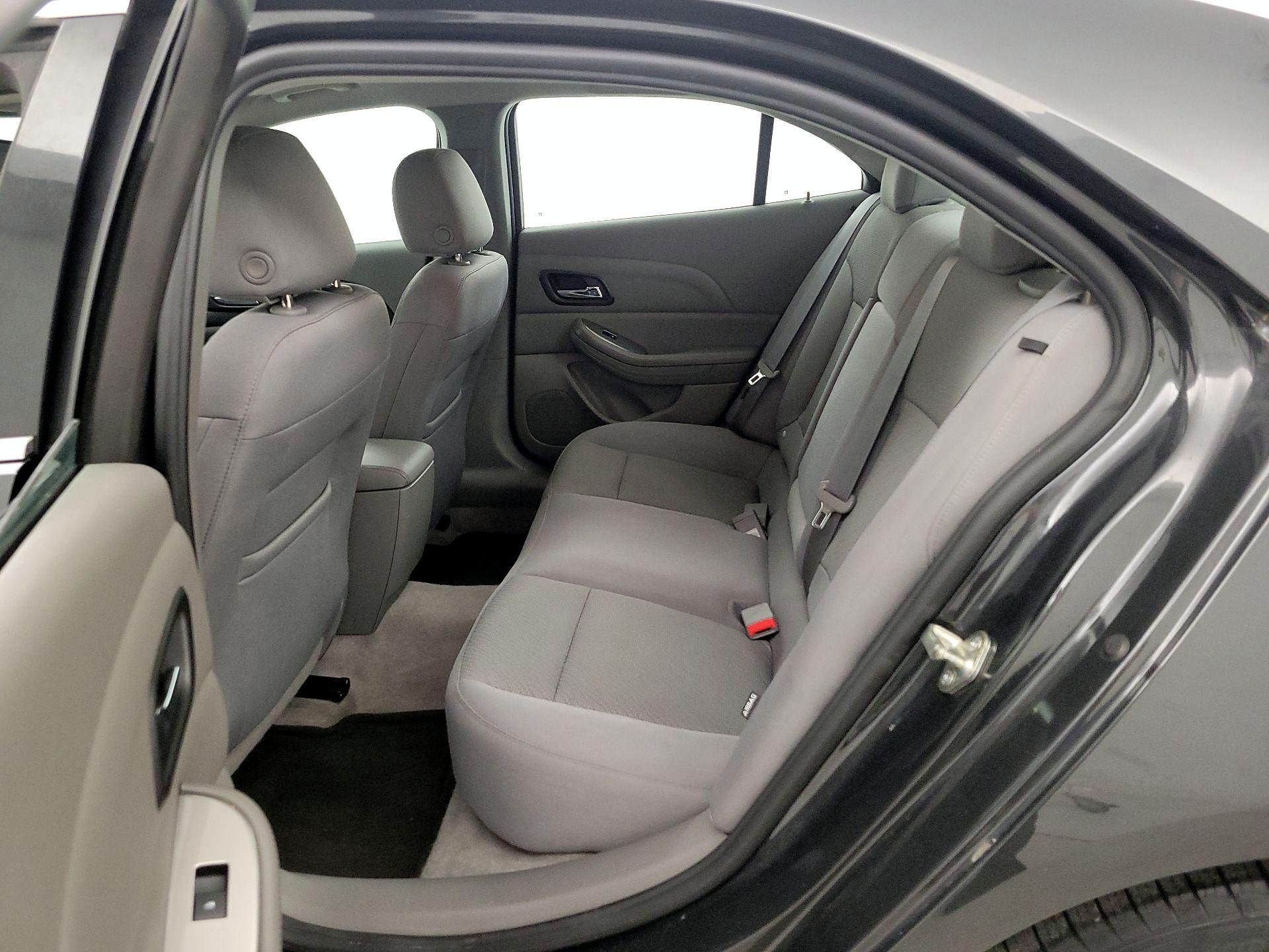 Thumbnail: 2015 Chevrolet Malibu - 18