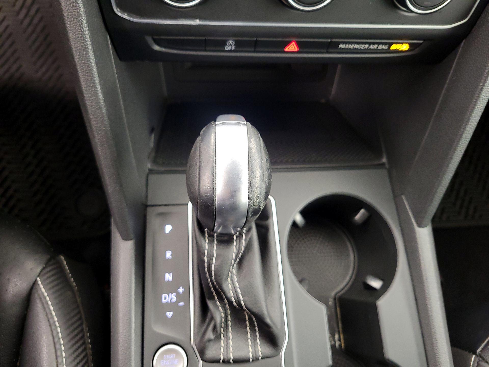 Thumbnail: 2021 Volkswagen Atlas - 17