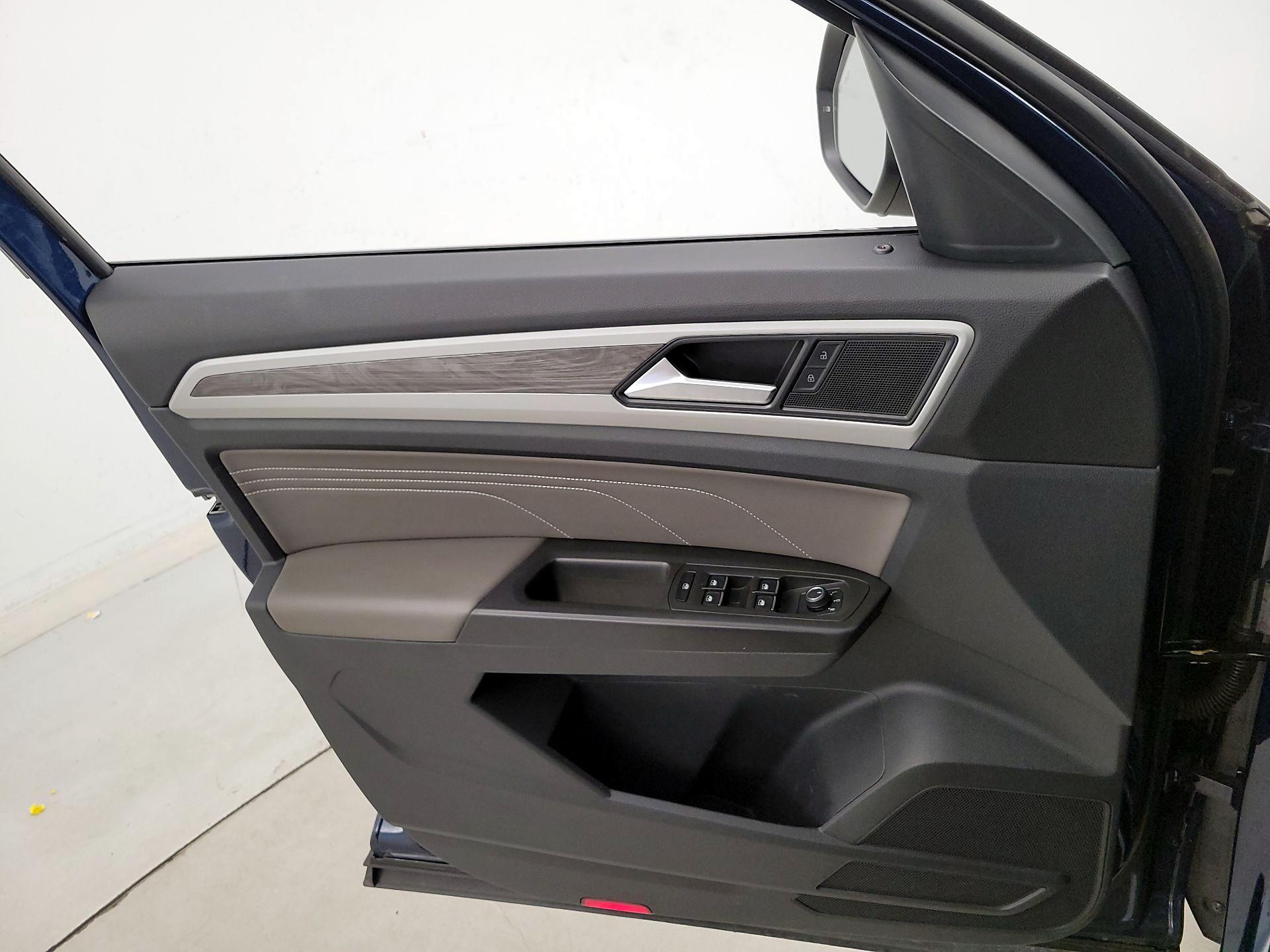 Thumbnail: 2023 Volkswagen Atlas - 12