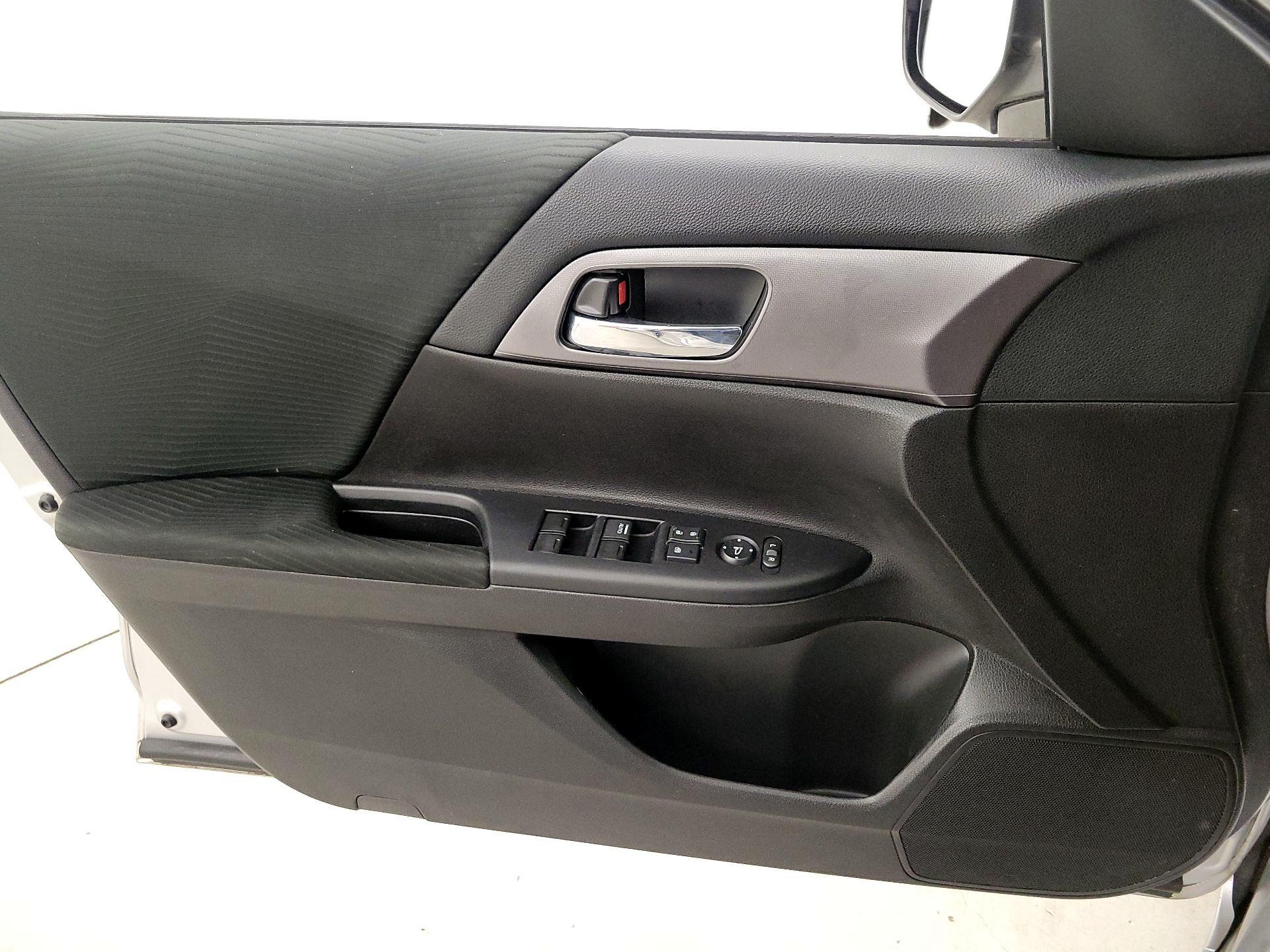 Thumbnail: 2015 Honda Accord - 12