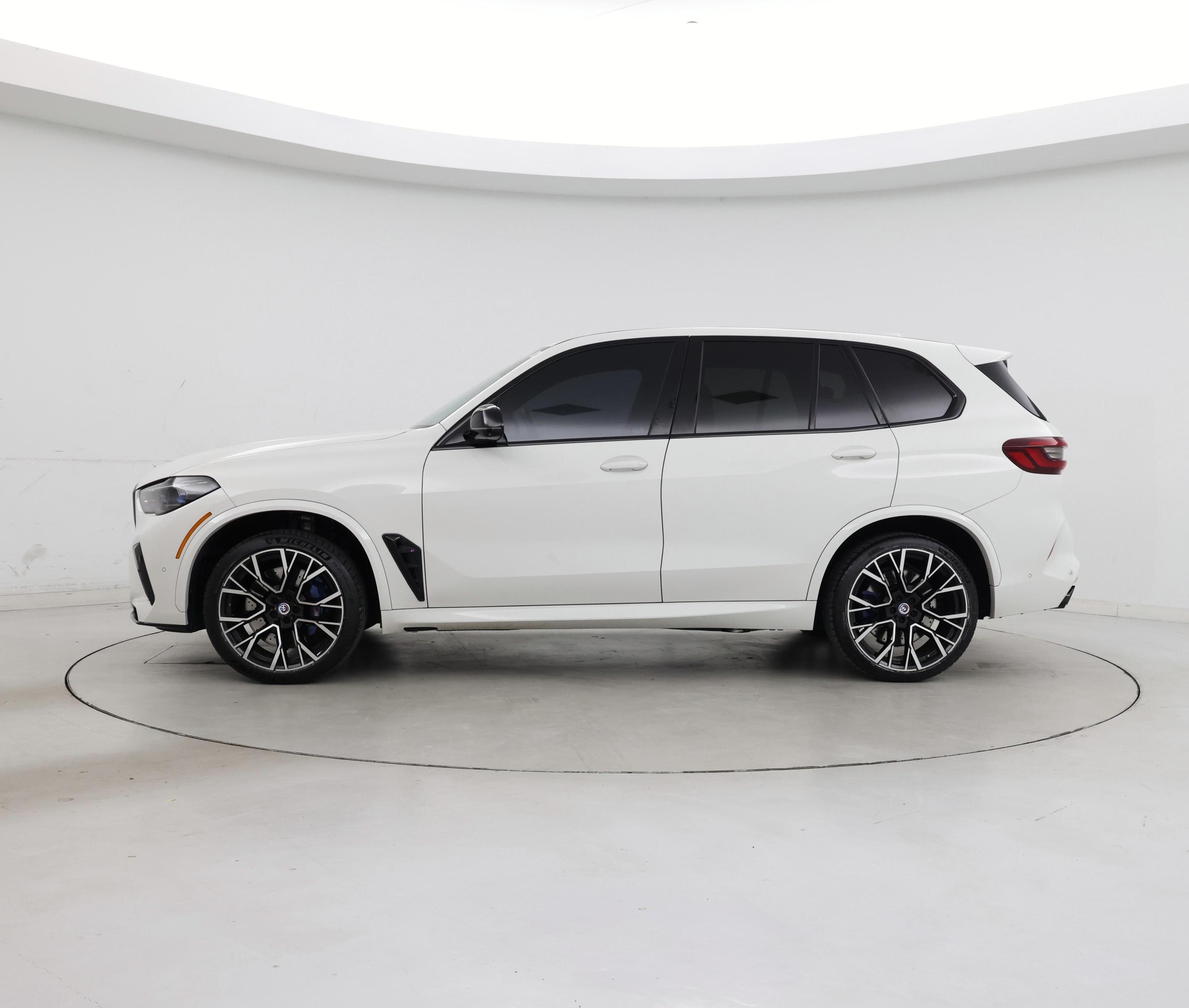 Thumbnail: 2023 BMW X5 - 3