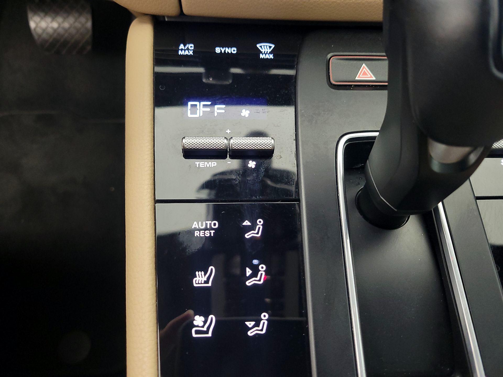 Thumbnail: 2023 Porsche Macan - 17