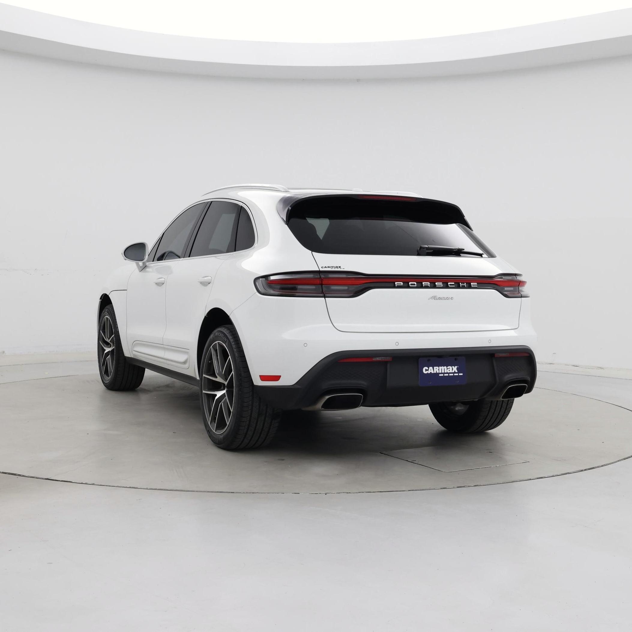 Thumbnail: 2023 Porsche Macan - 2