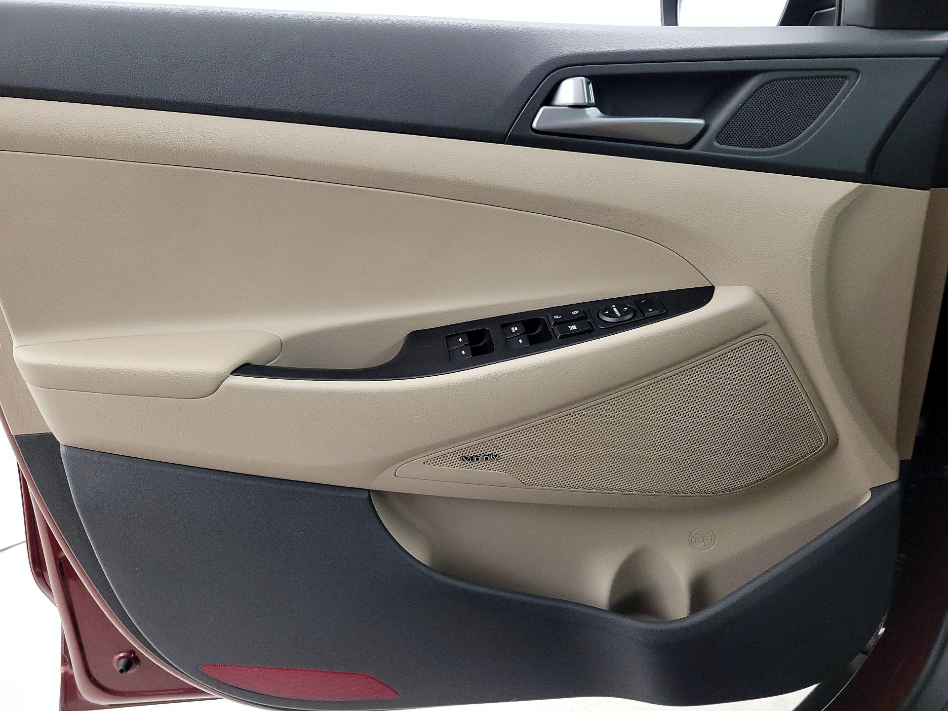 Thumbnail: 2017 Hyundai Tucson - 12