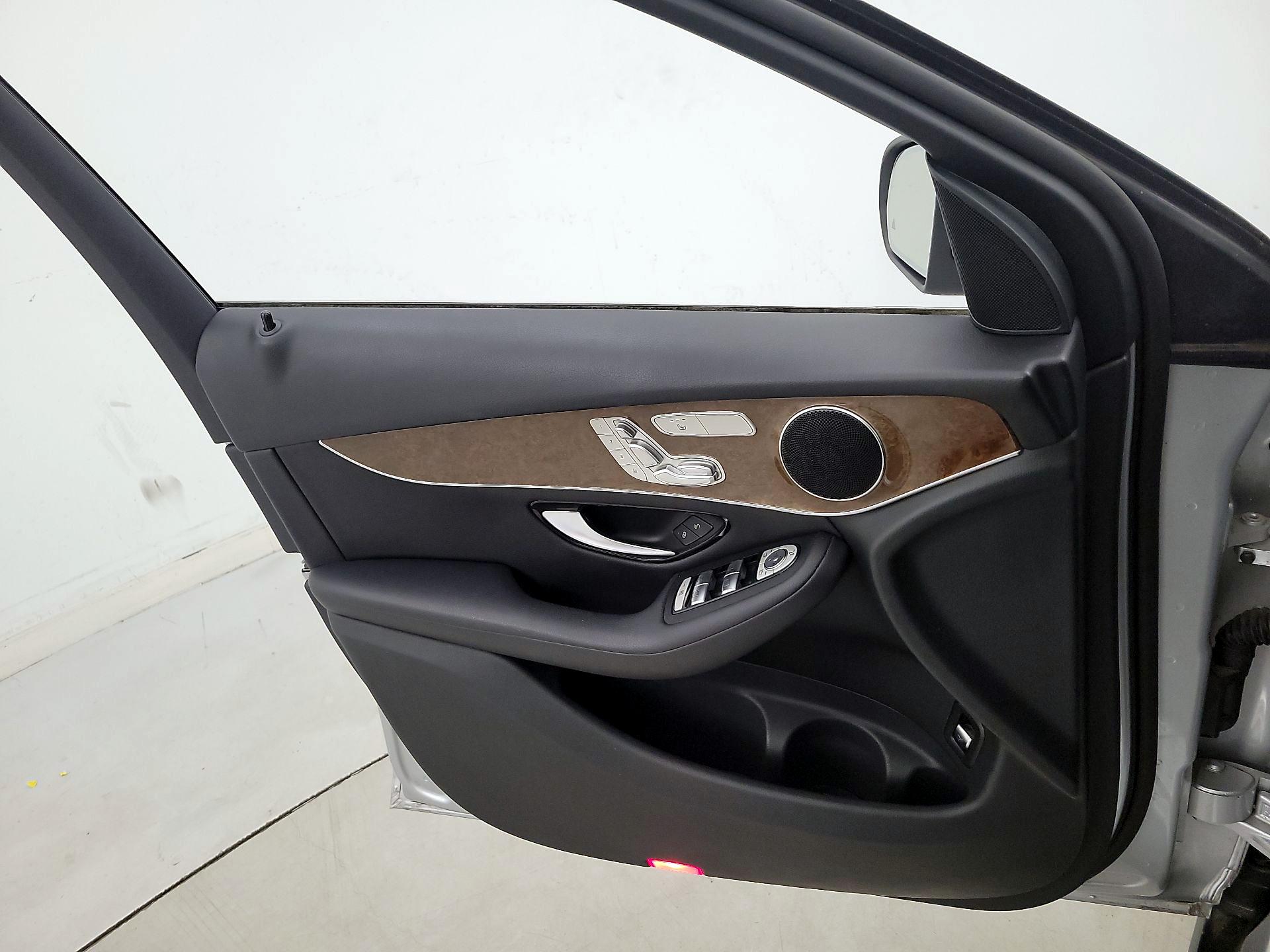 Thumbnail: 2018 Mercedes-Benz GLC - 12