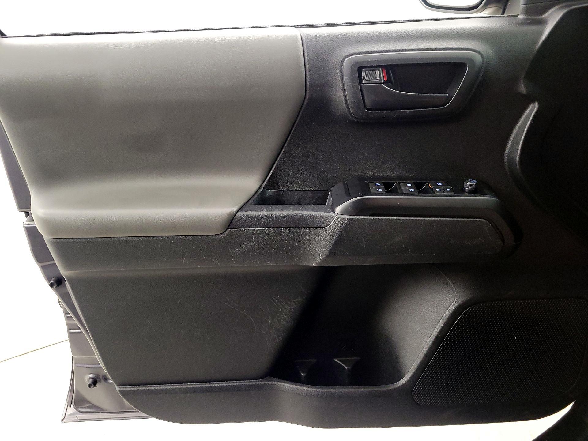 Thumbnail: 2022 Toyota Tacoma - 12