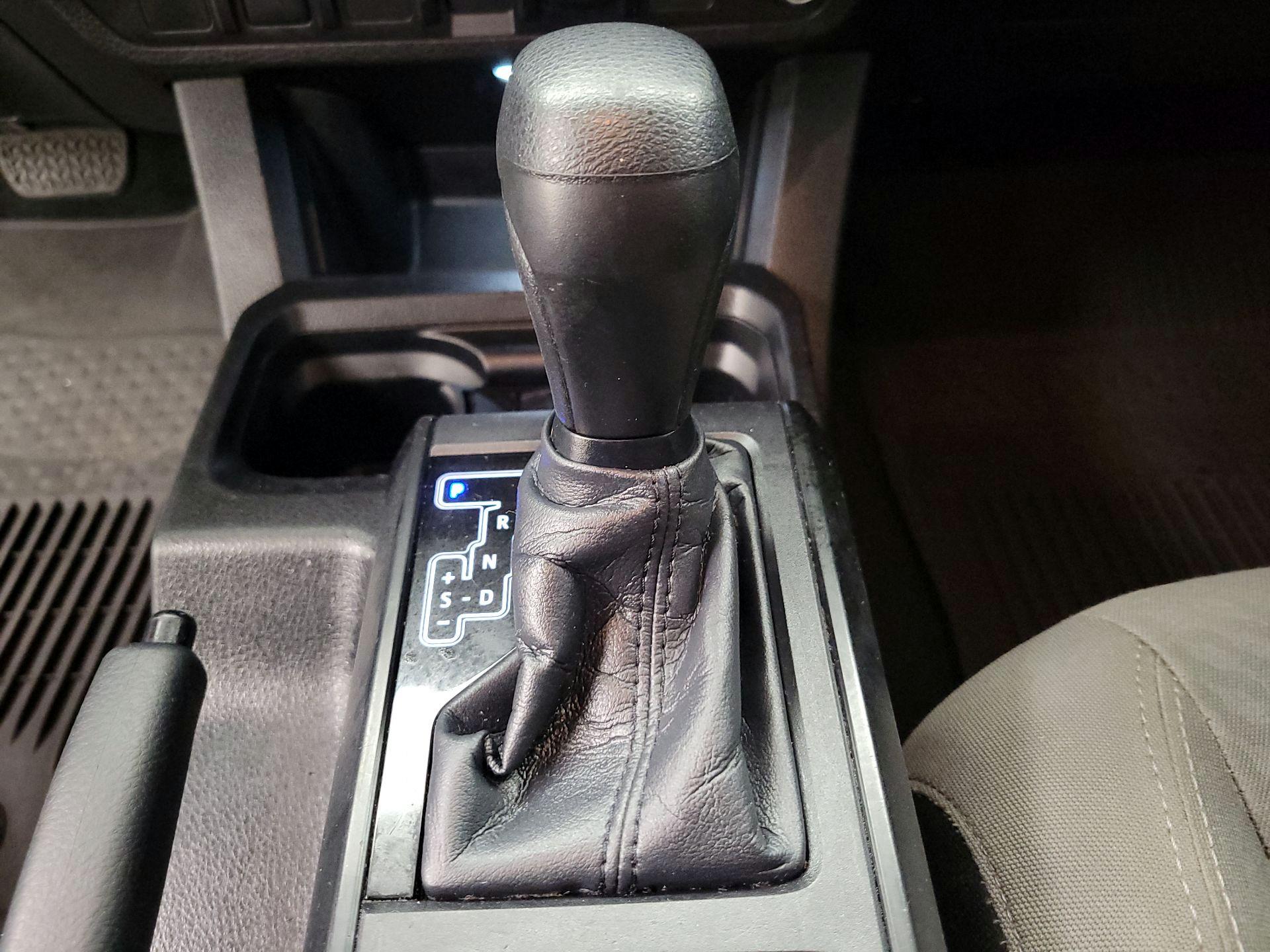 Thumbnail: 2022 Toyota Tacoma - 17