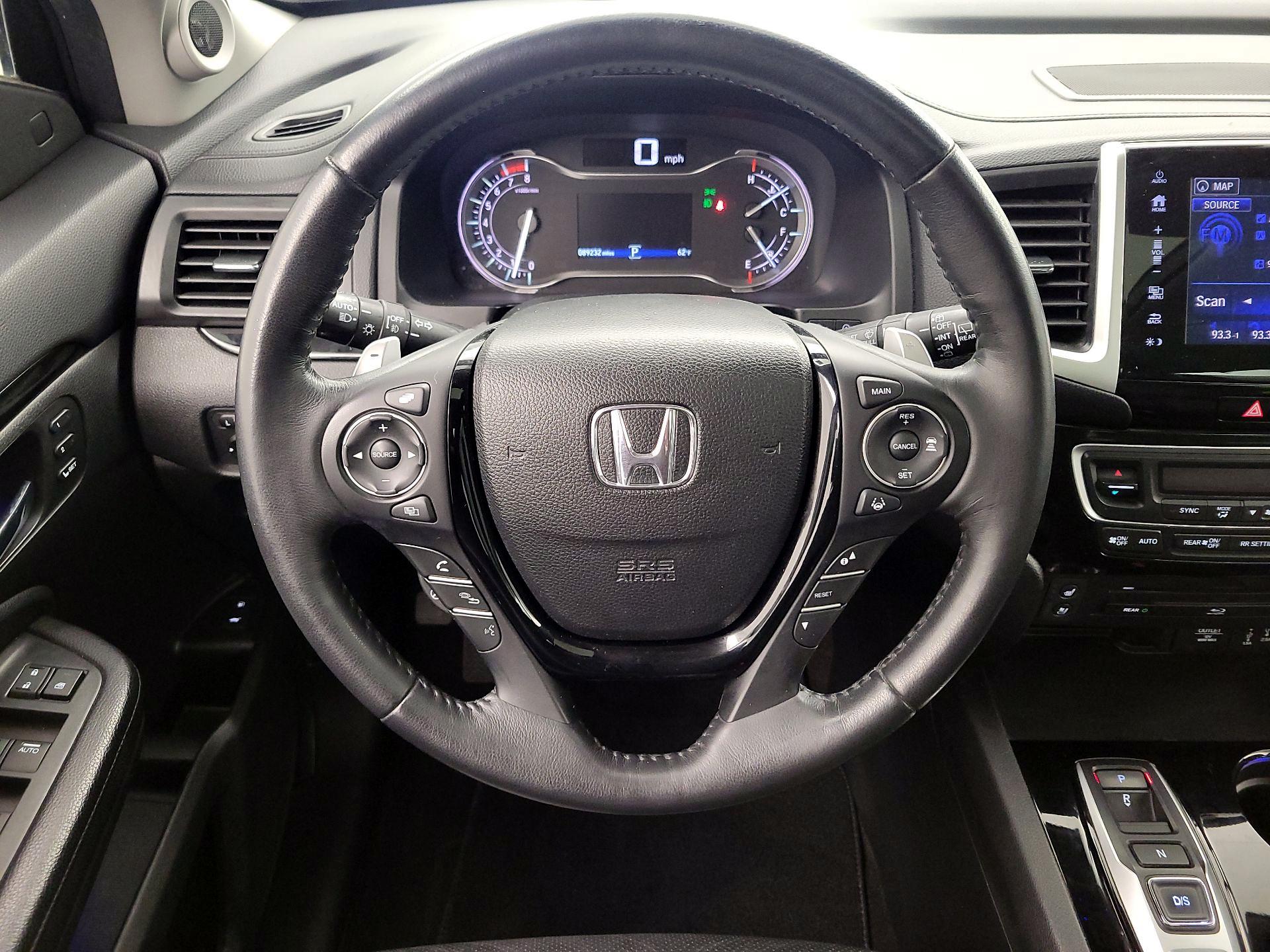 Thumbnail: 2017 Honda Pilot - 10