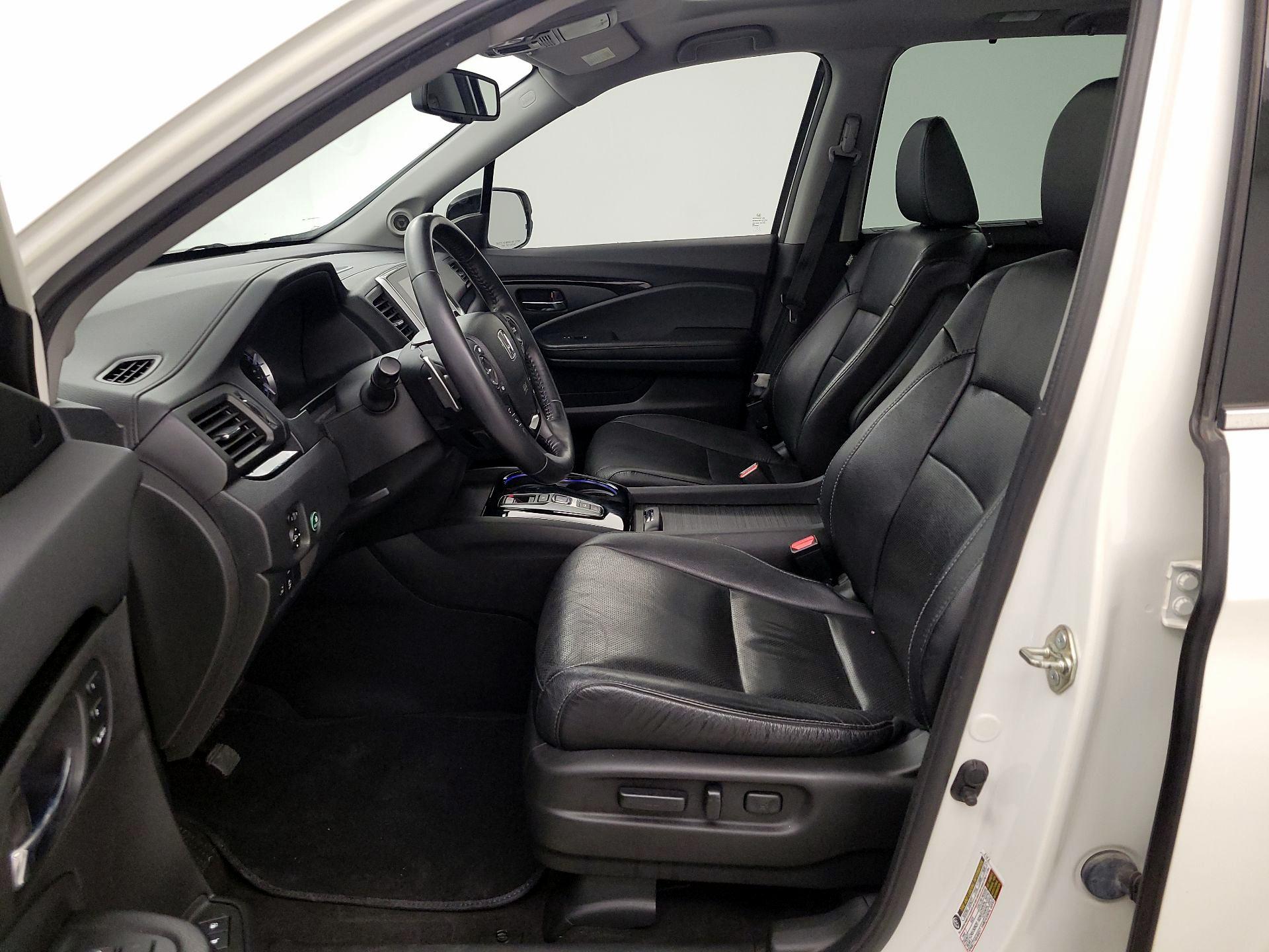 Thumbnail: 2017 Honda Pilot - 11