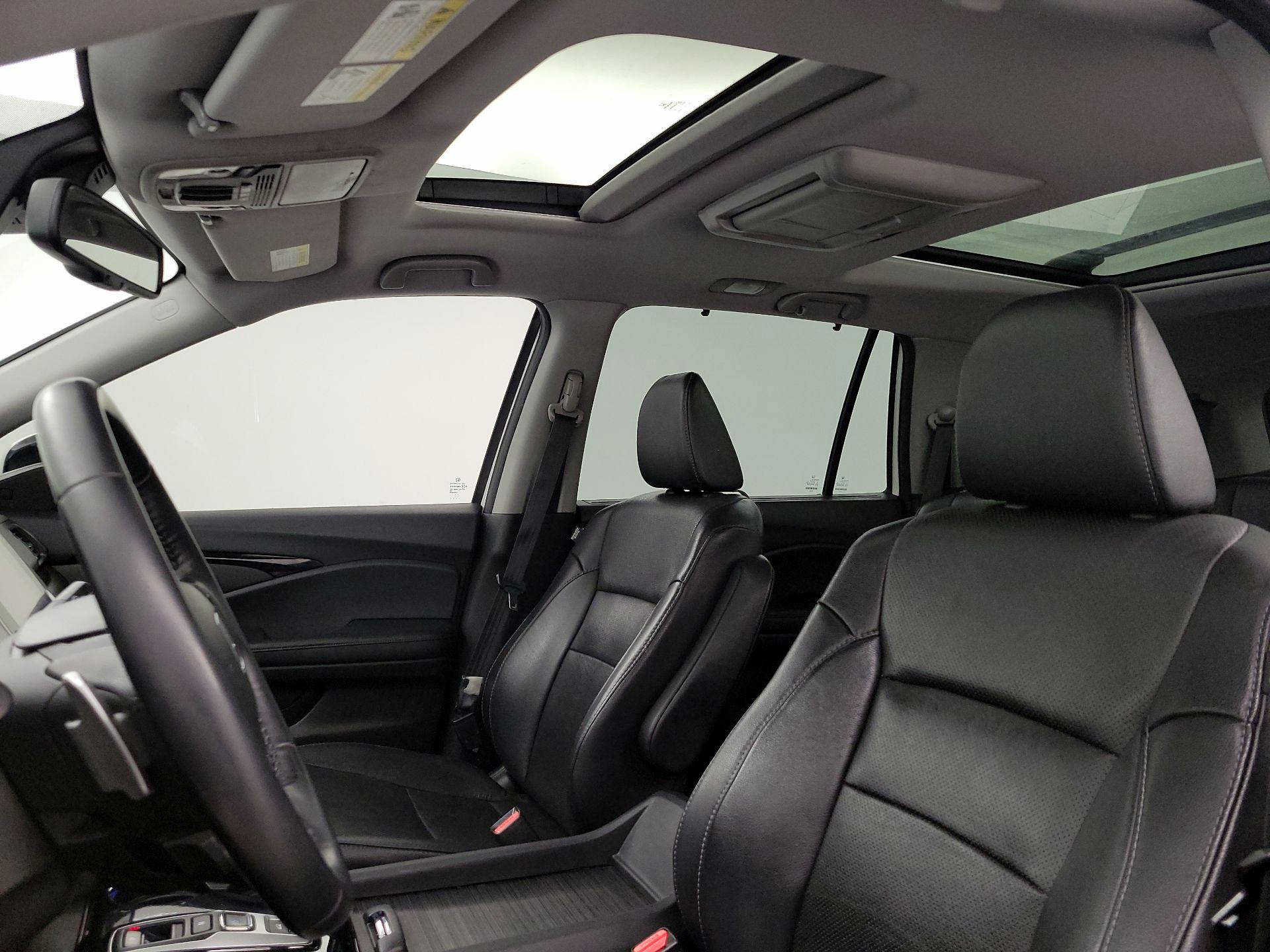 Thumbnail: 2017 Honda Pilot - 19