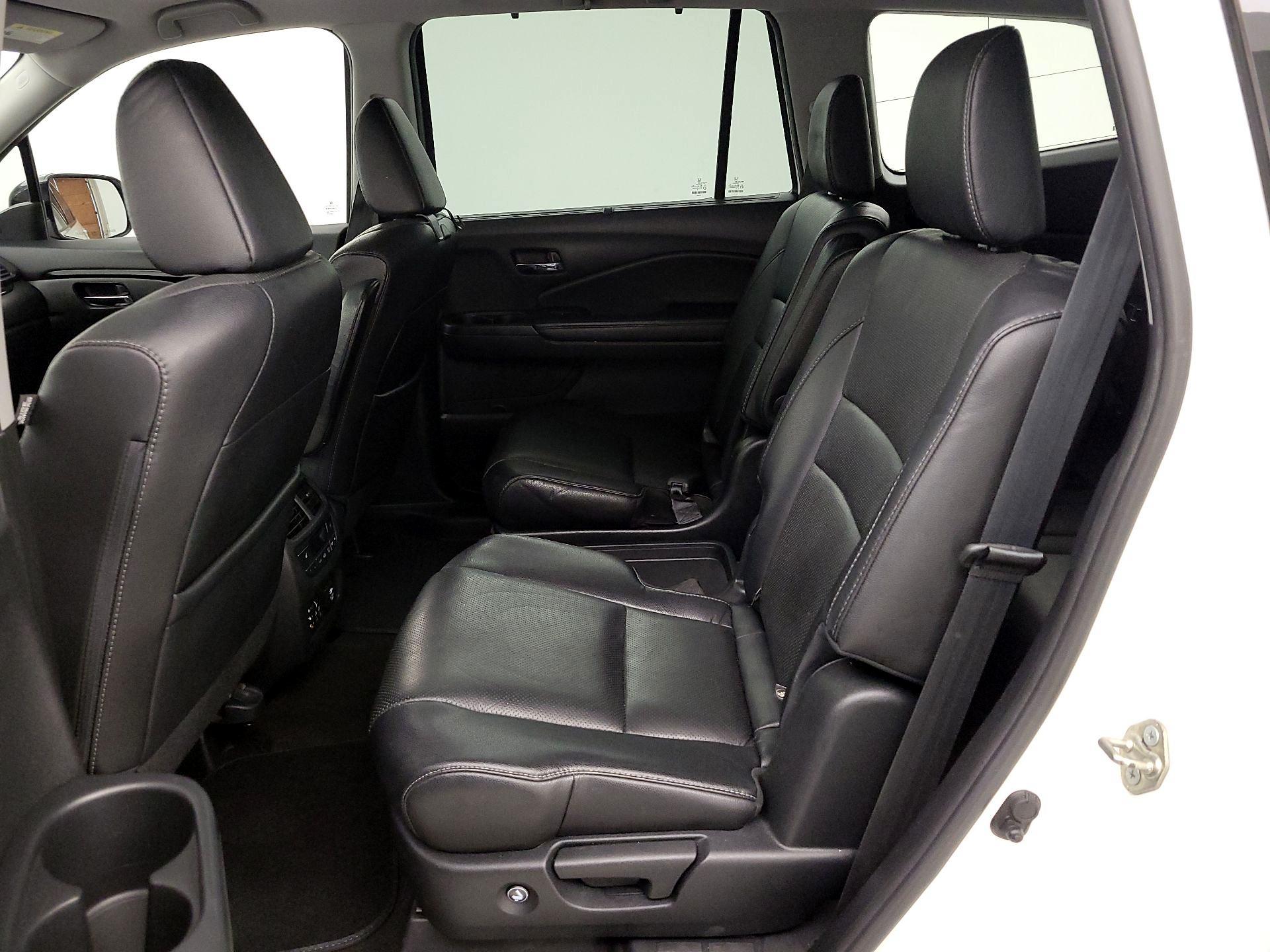 Thumbnail: 2017 Honda Pilot - 20