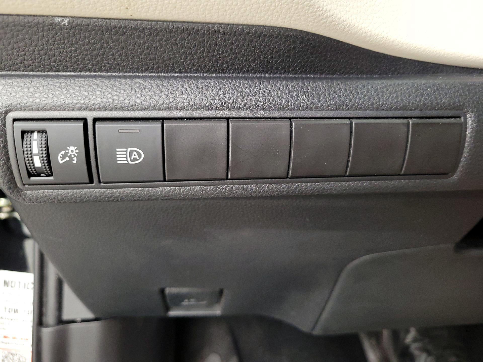 Thumbnail: 2022 Toyota Corolla - 13