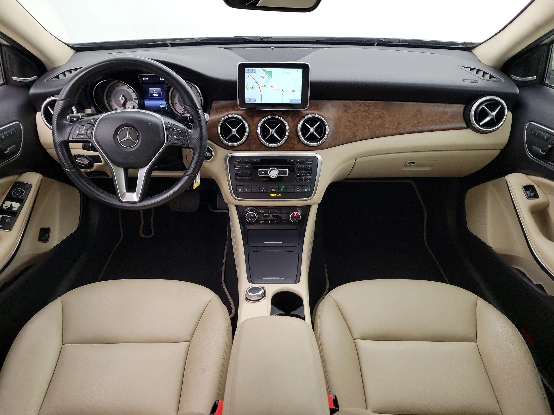 Thumbnail: 2015 Mercedes-Benz GLA - 9