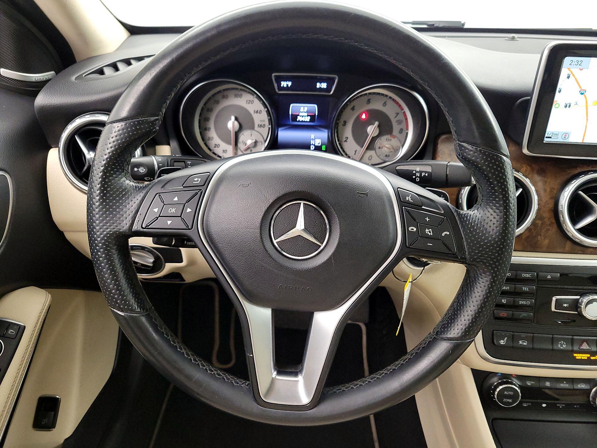 Thumbnail: 2015 Mercedes-Benz GLA - 10