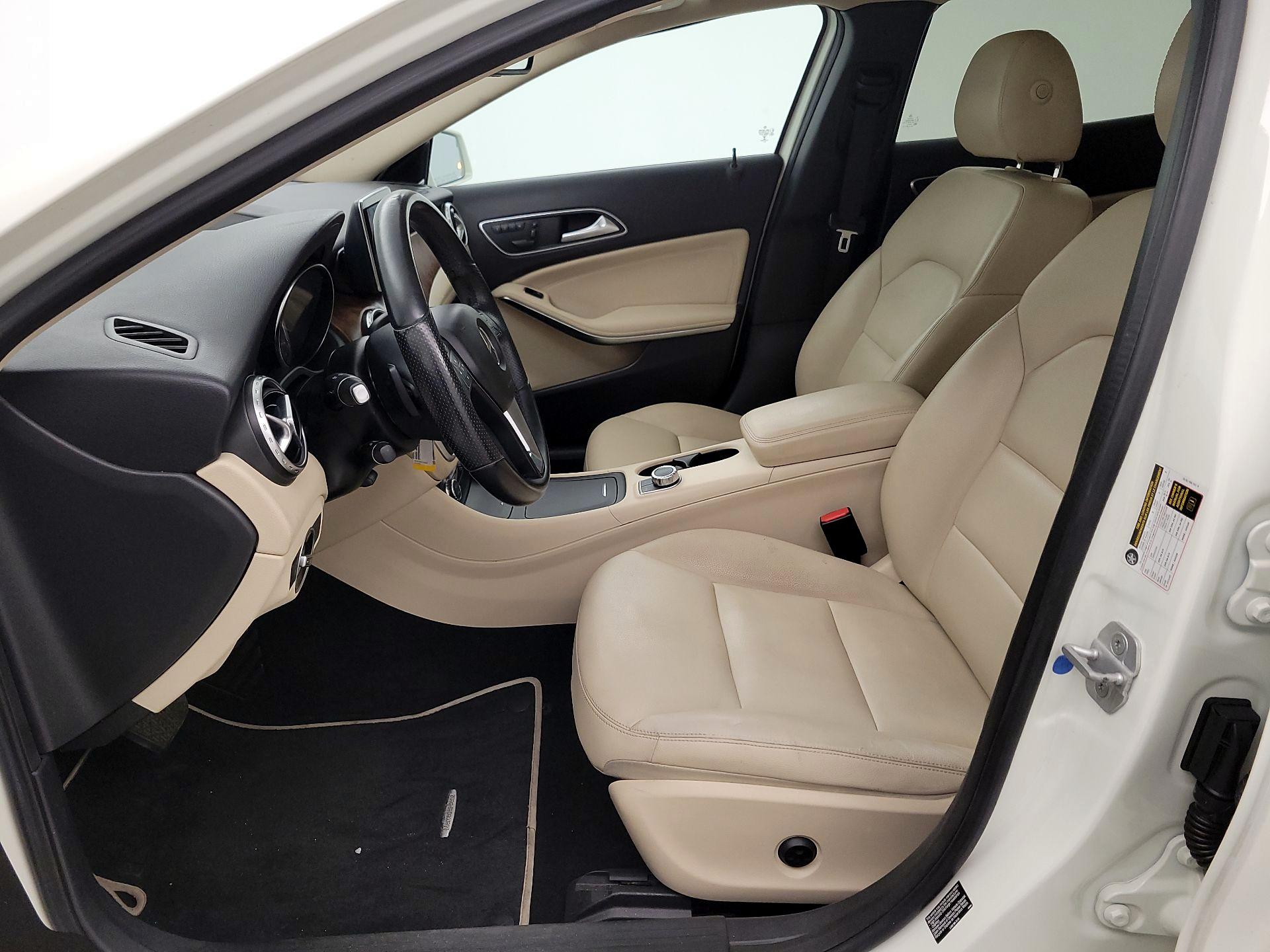 Thumbnail: 2015 Mercedes-Benz GLA - 11