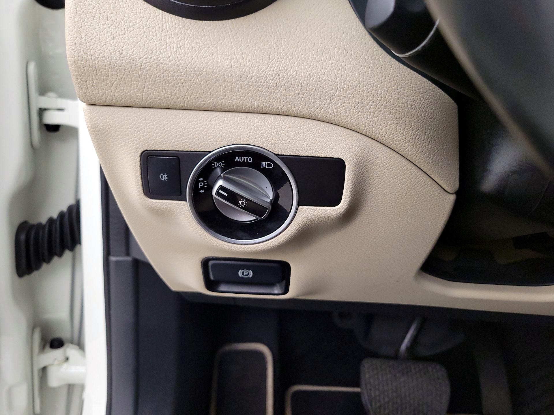 Thumbnail: 2015 Mercedes-Benz GLA - 13