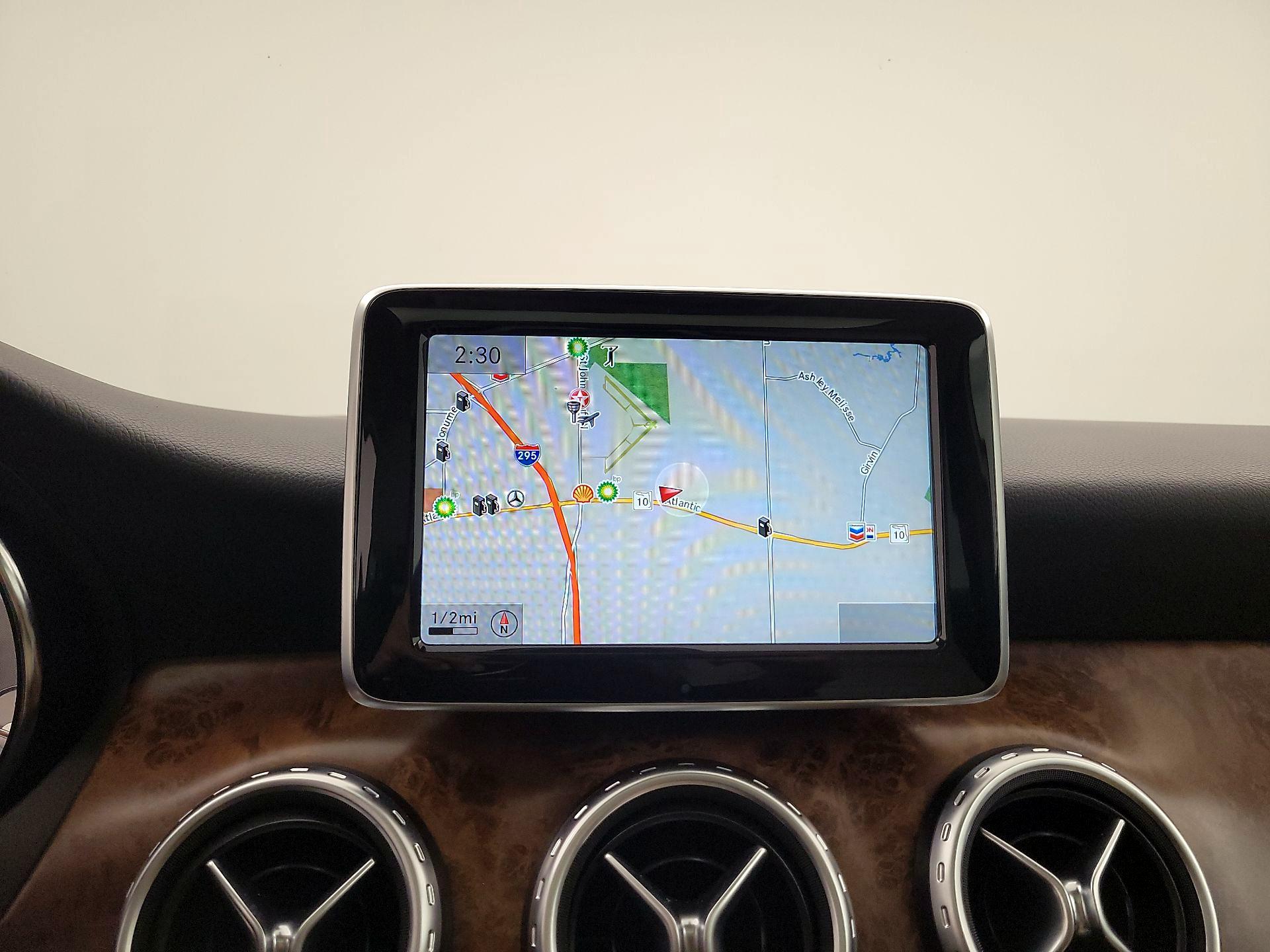 Thumbnail: 2015 Mercedes-Benz GLA - 14