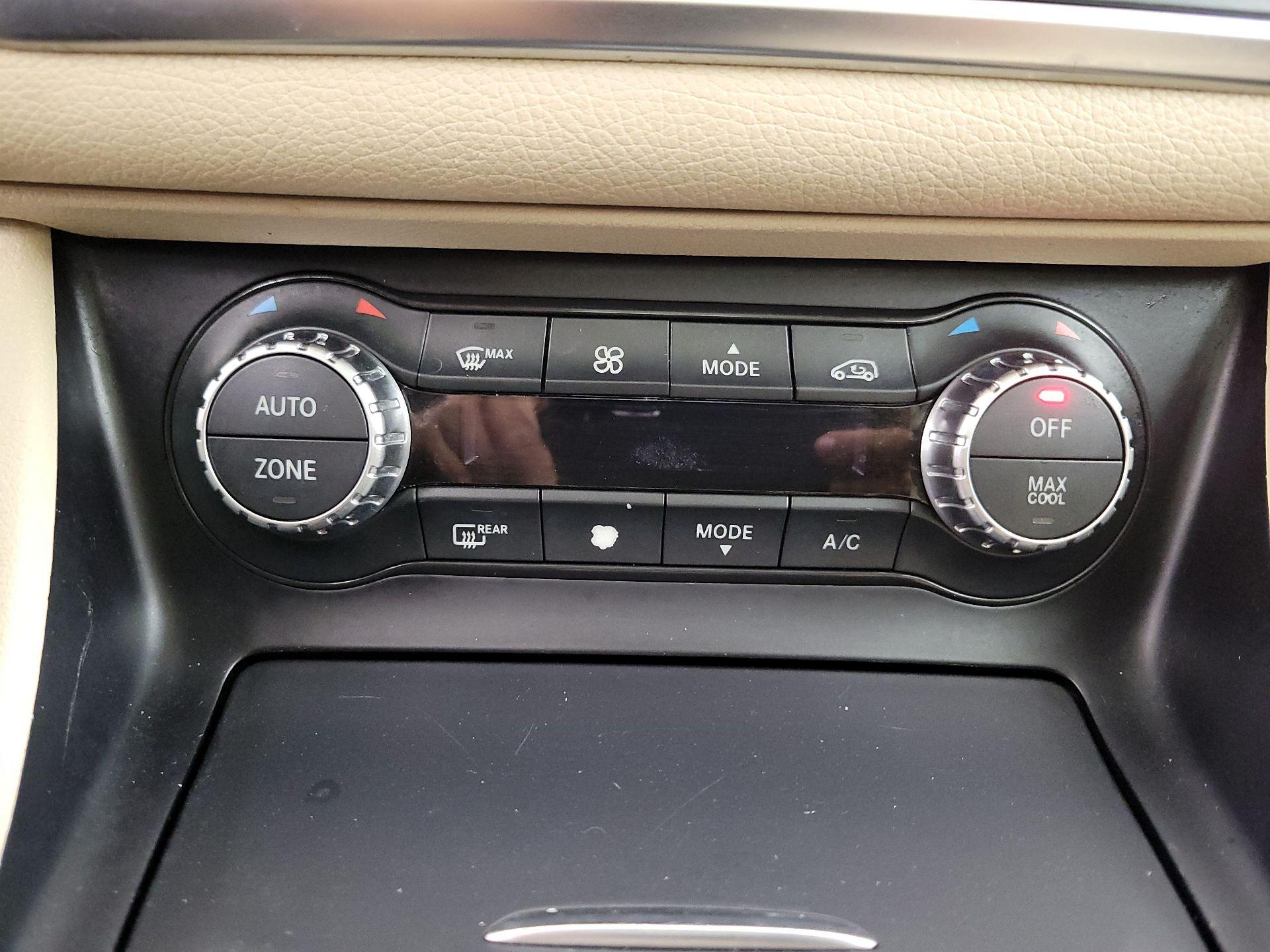 Thumbnail: 2015 Mercedes-Benz GLA - 17