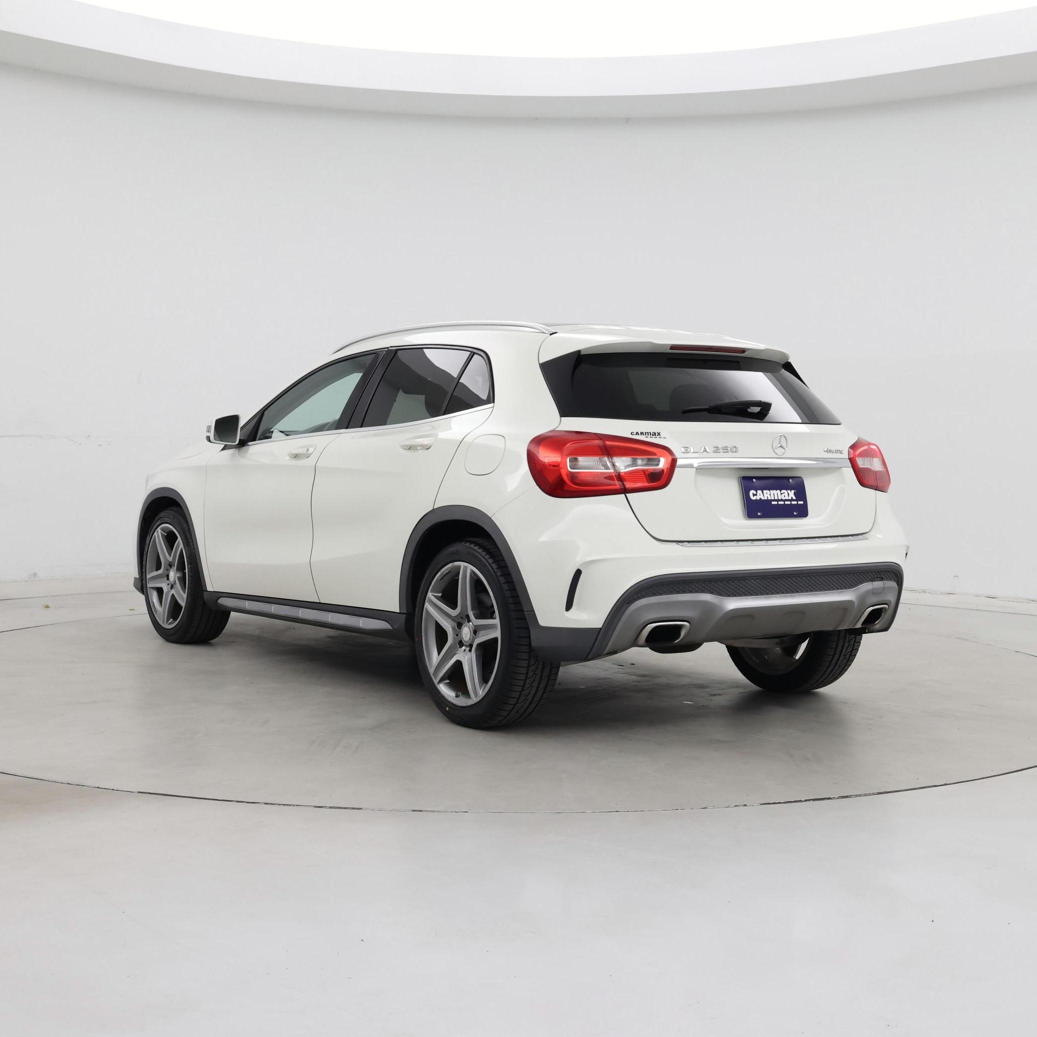 Thumbnail: 2015 Mercedes-Benz GLA - 2