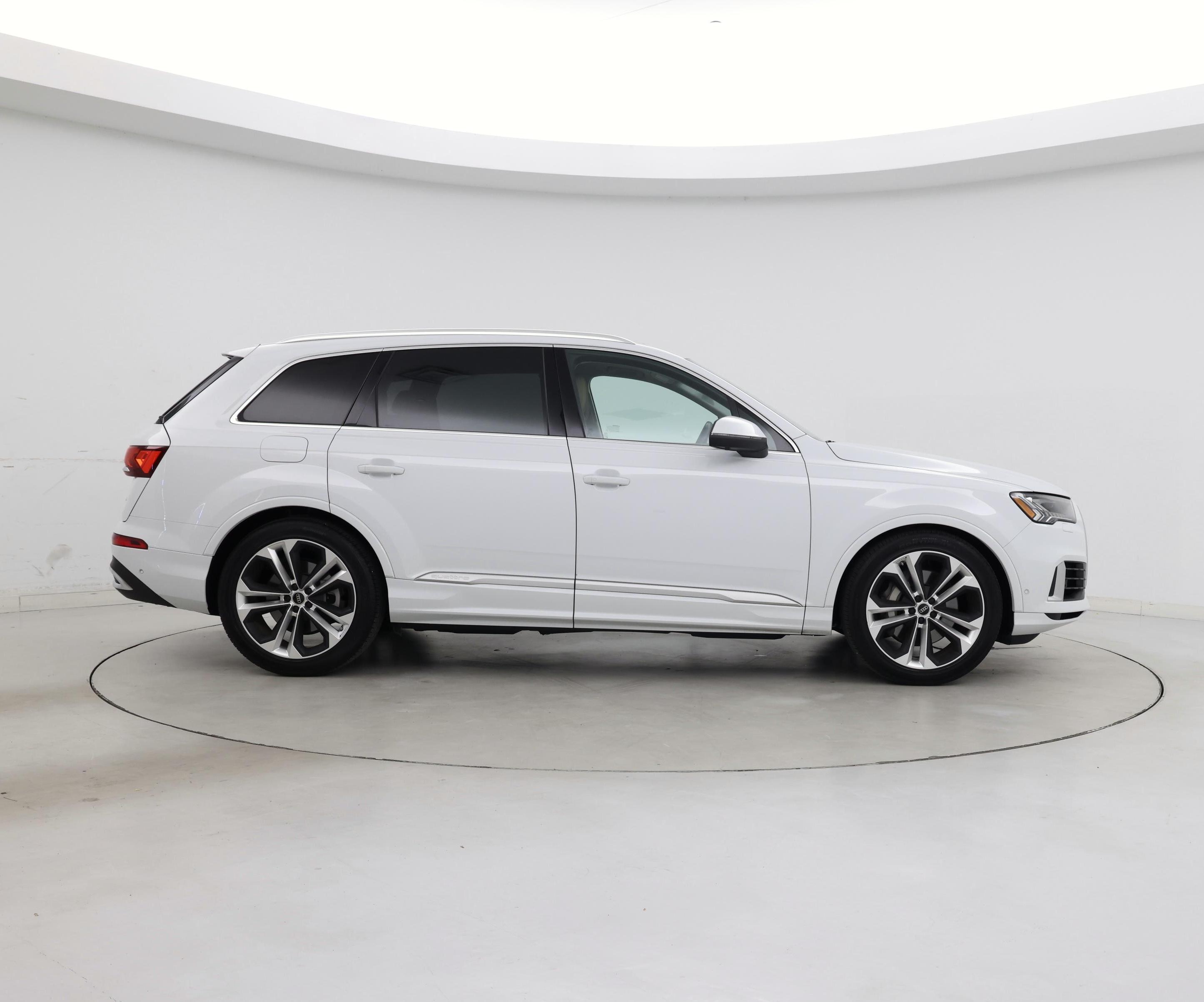 Thumbnail: 2024 Audi Q7 - 7