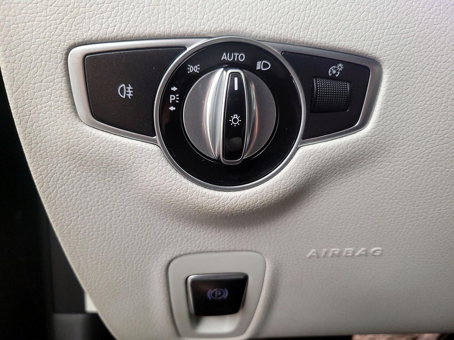 Thumbnail: 2022 Mercedes-Benz E-Class - 13