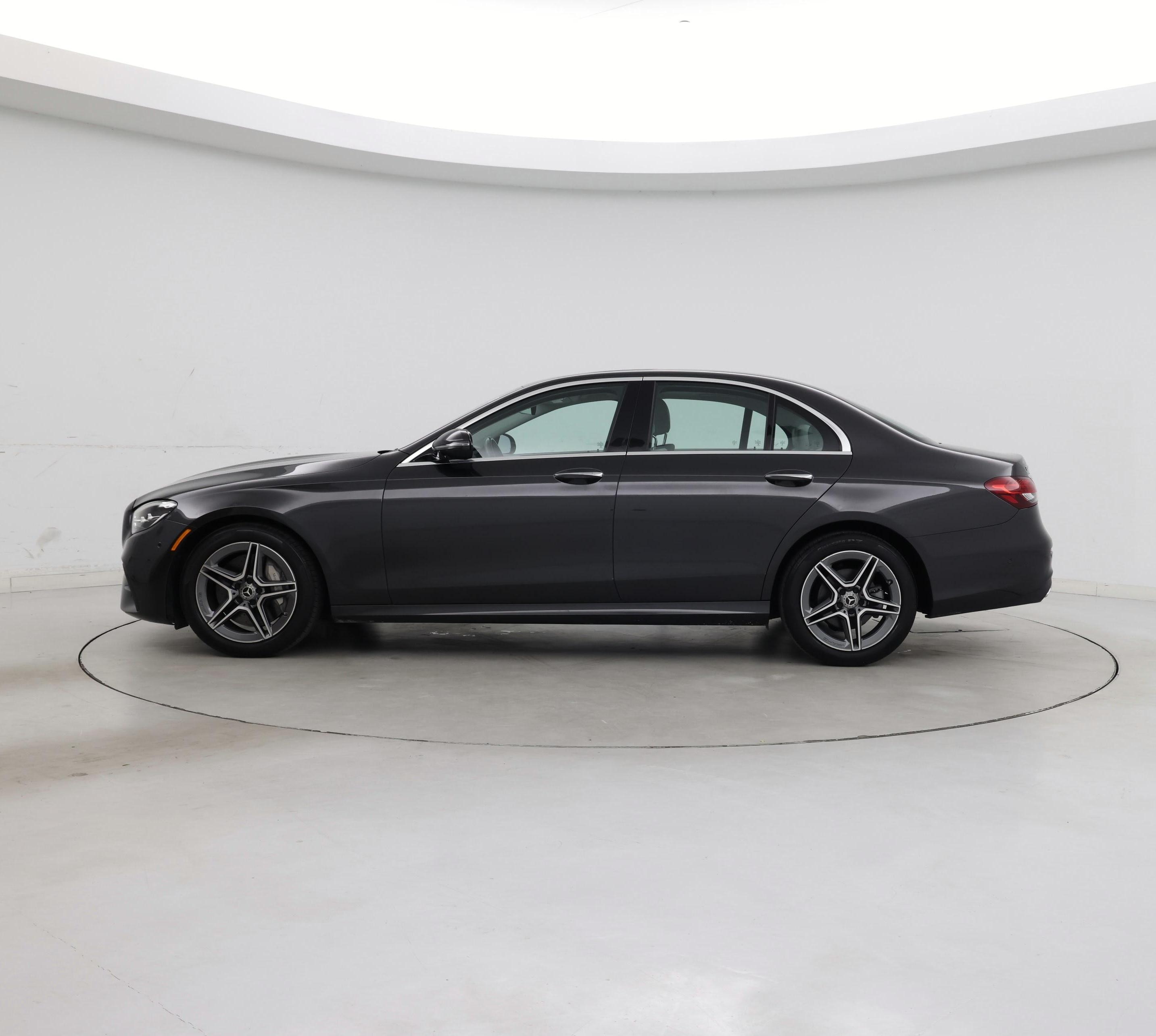 Thumbnail: 2022 Mercedes-Benz E-Class - 3