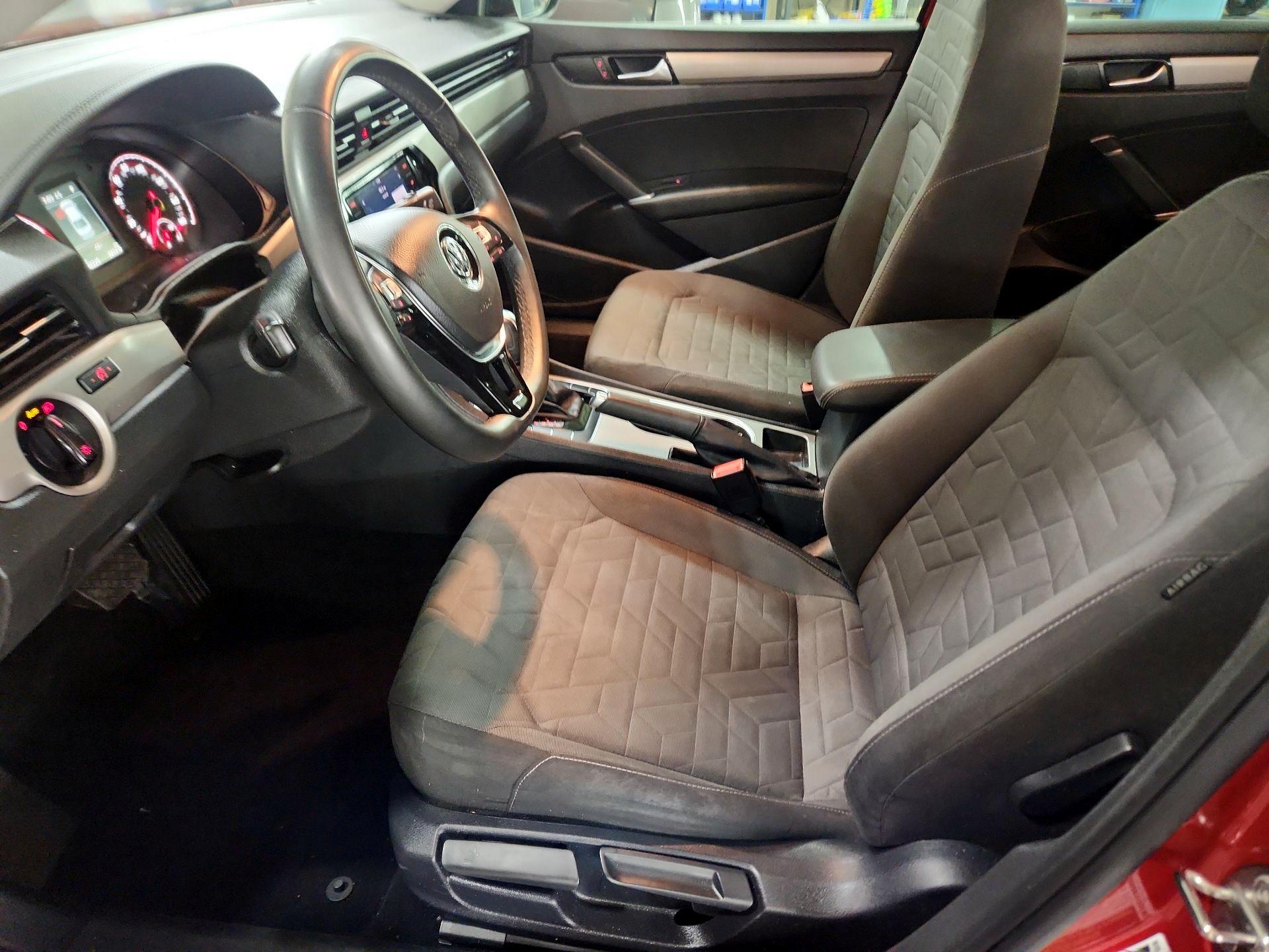 Thumbnail: 2021 Volkswagen Passat - 11