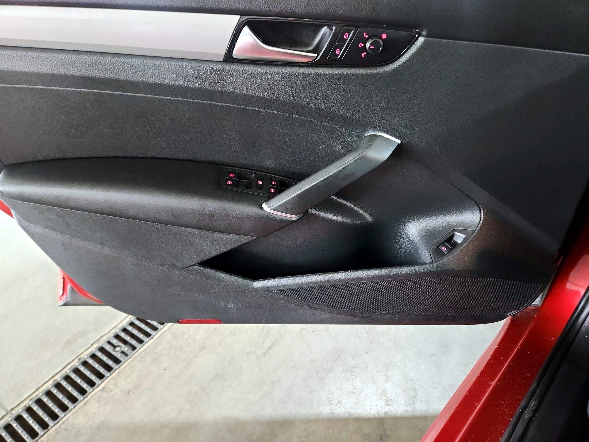 Thumbnail: 2021 Volkswagen Passat - 12