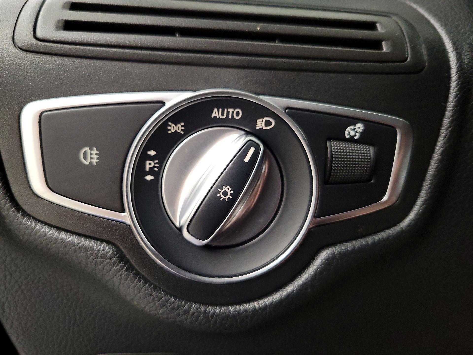 Thumbnail: 2021 Mercedes-Benz GLC - 13