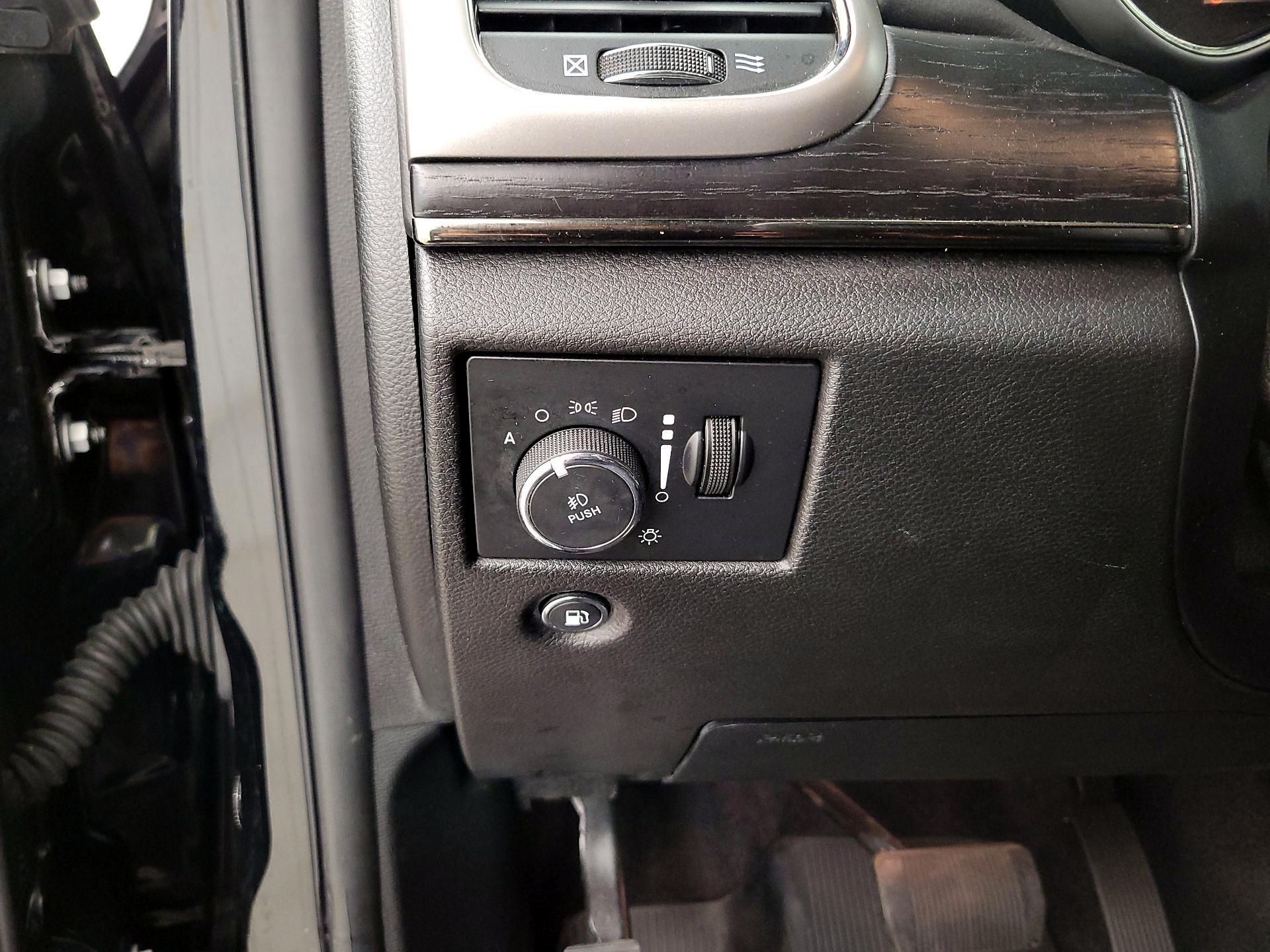 Thumbnail: 2018 Jeep Grand Cherokee - 13