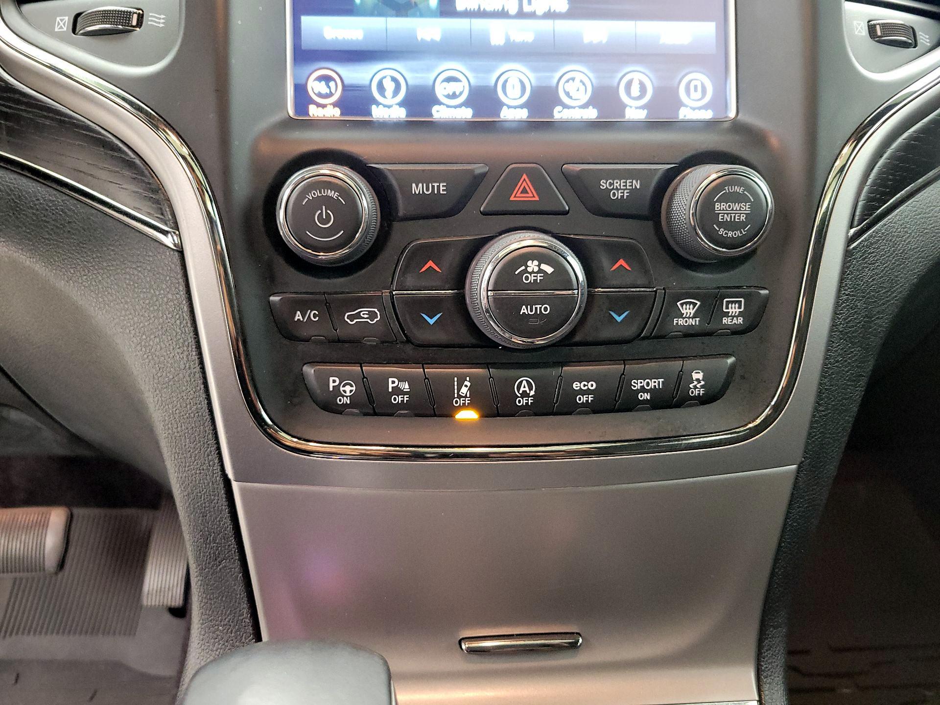 Thumbnail: 2018 Jeep Grand Cherokee - 17