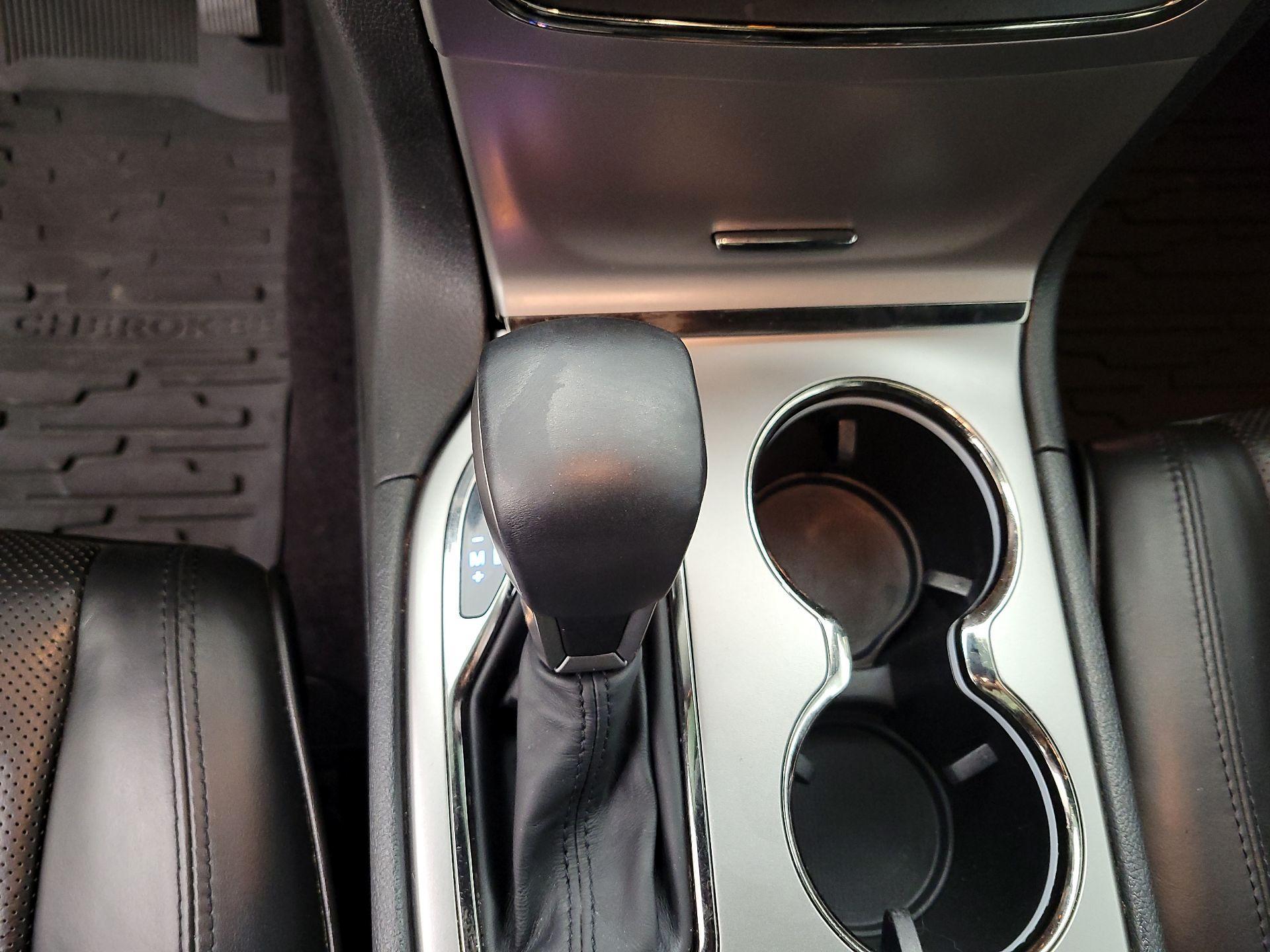 Thumbnail: 2018 Jeep Grand Cherokee - 18