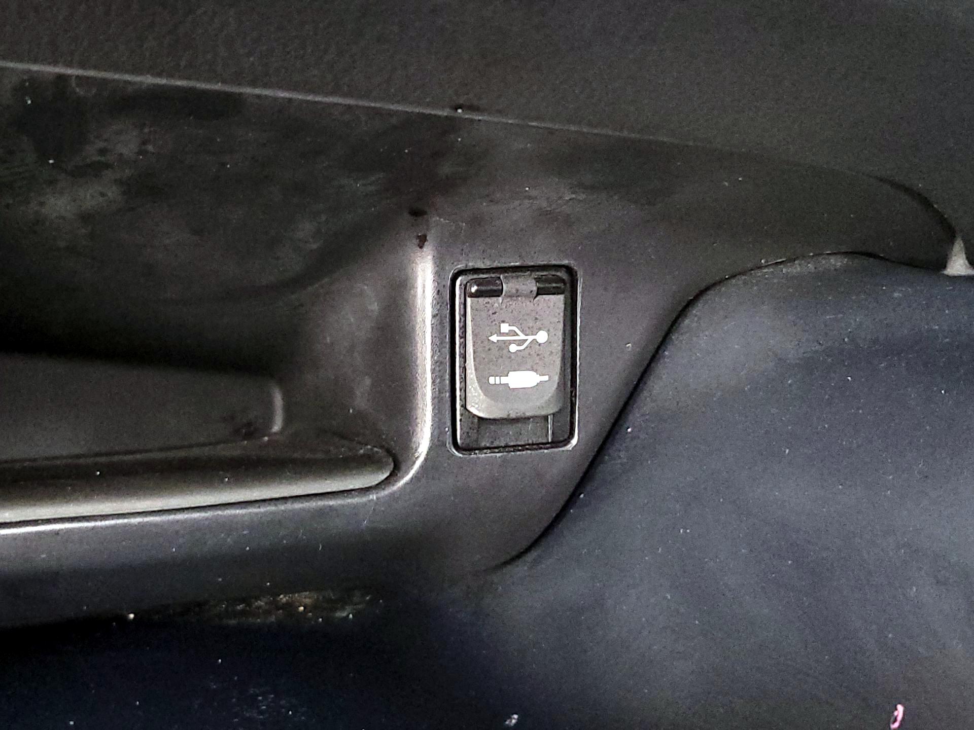 Thumbnail: 2019 Toyota C-HR - 18