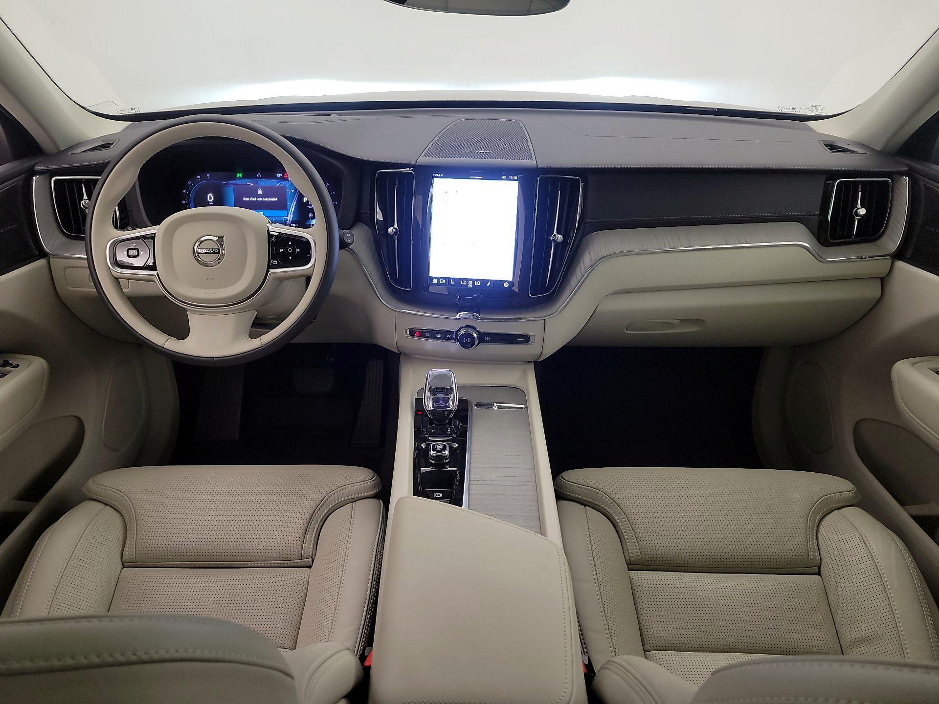 Thumbnail: 2025 Volvo XC60 - 9