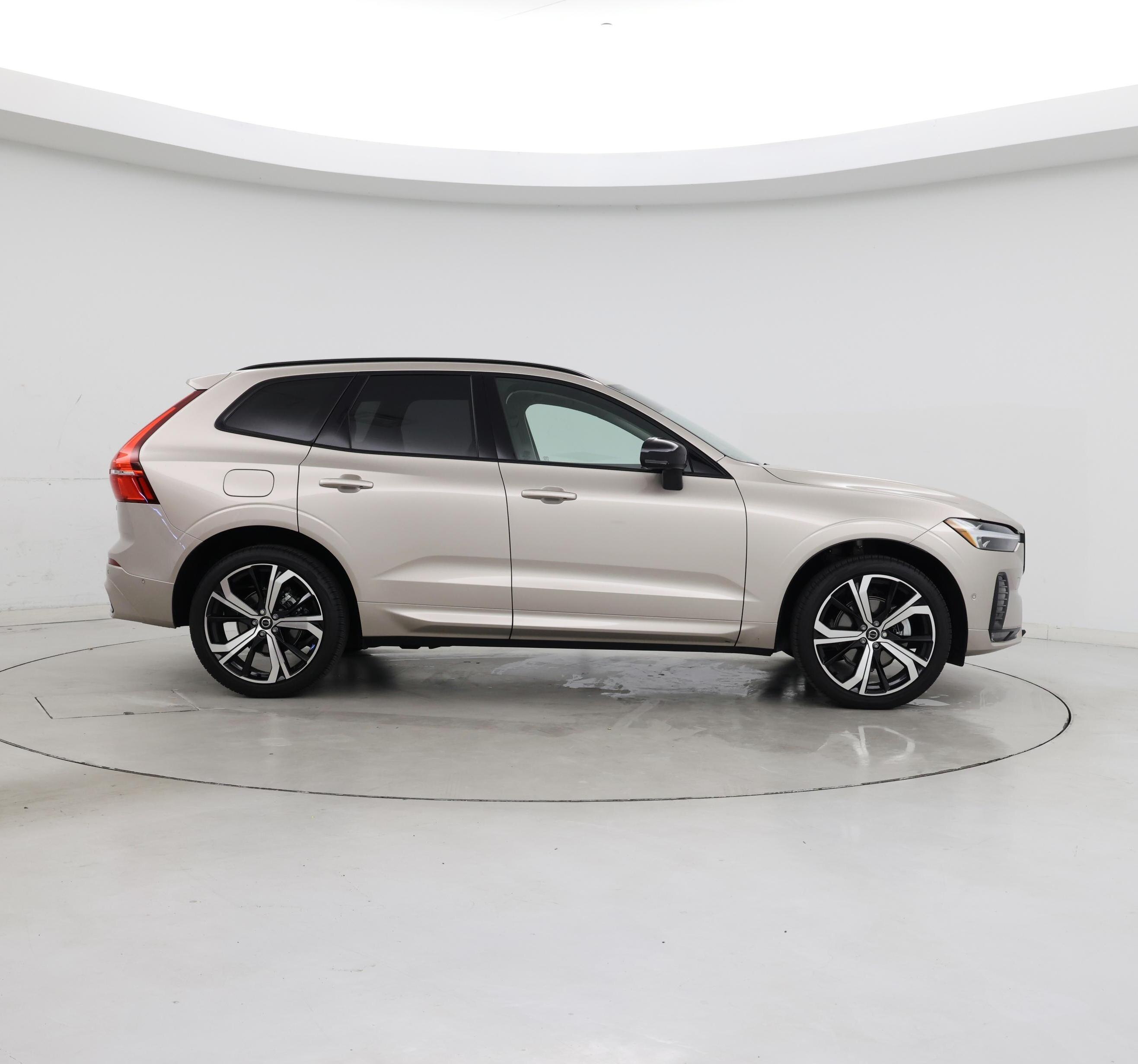 Thumbnail: 2025 Volvo XC60 - 7
