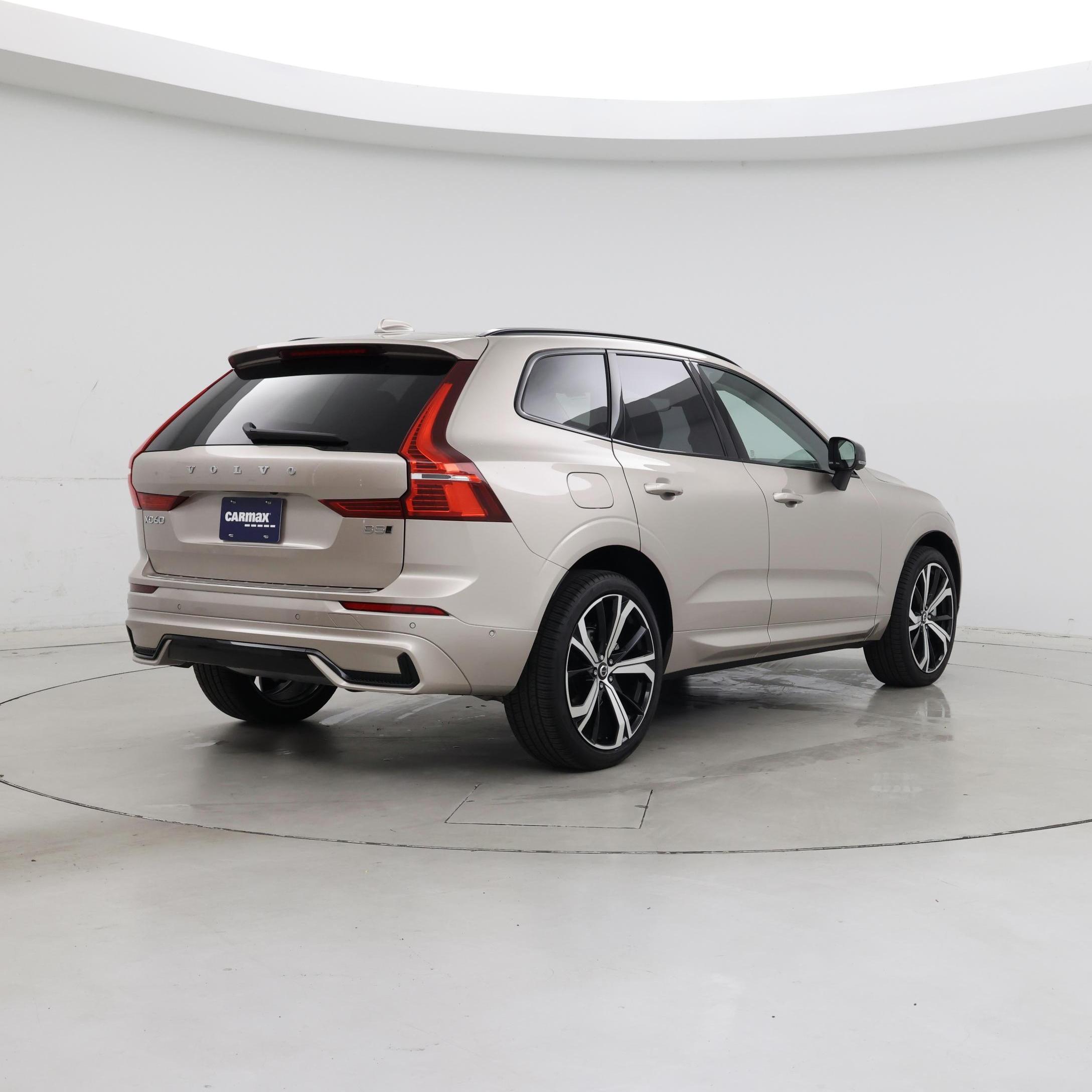 Thumbnail: 2025 Volvo XC60 - 8