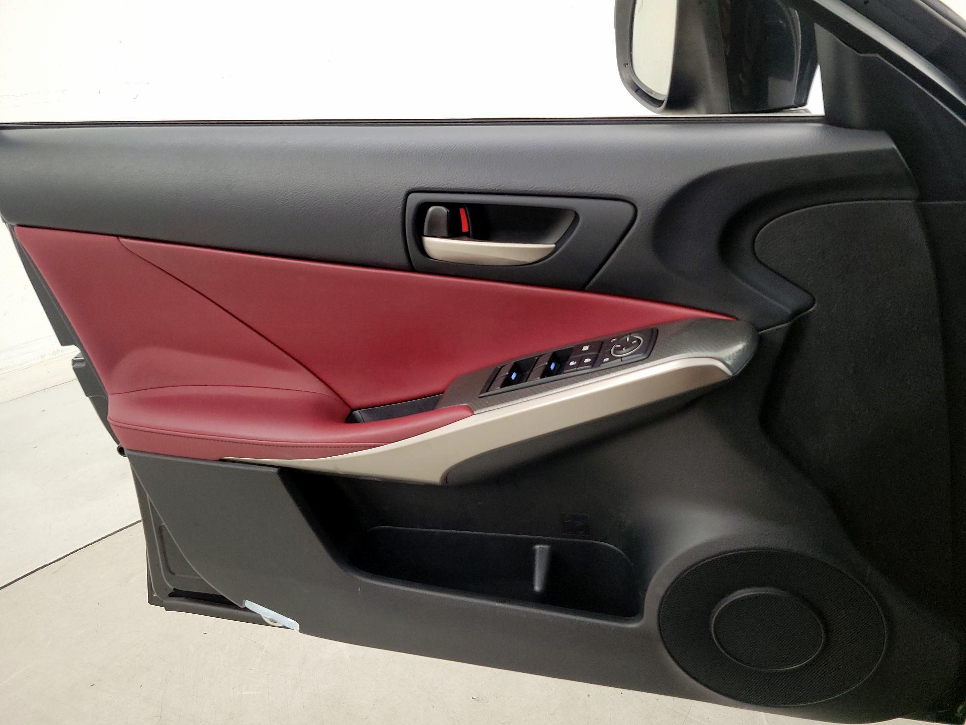 Thumbnail: 2017 Lexus IS - 12