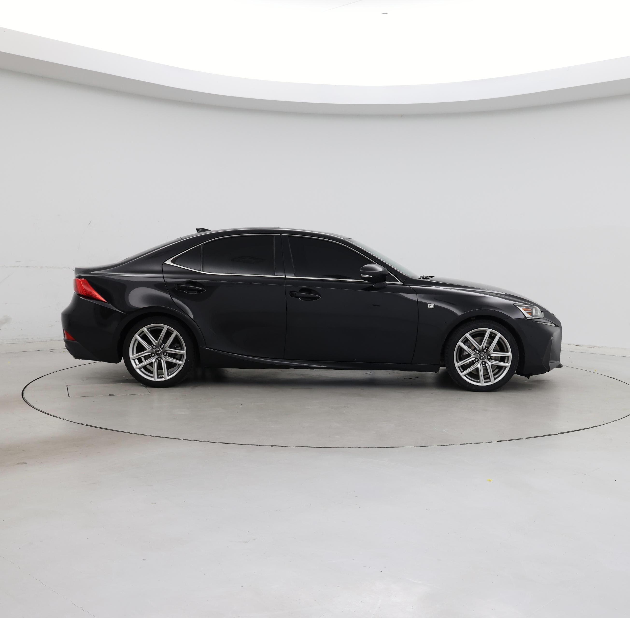 Thumbnail: 2017 Lexus IS - 7