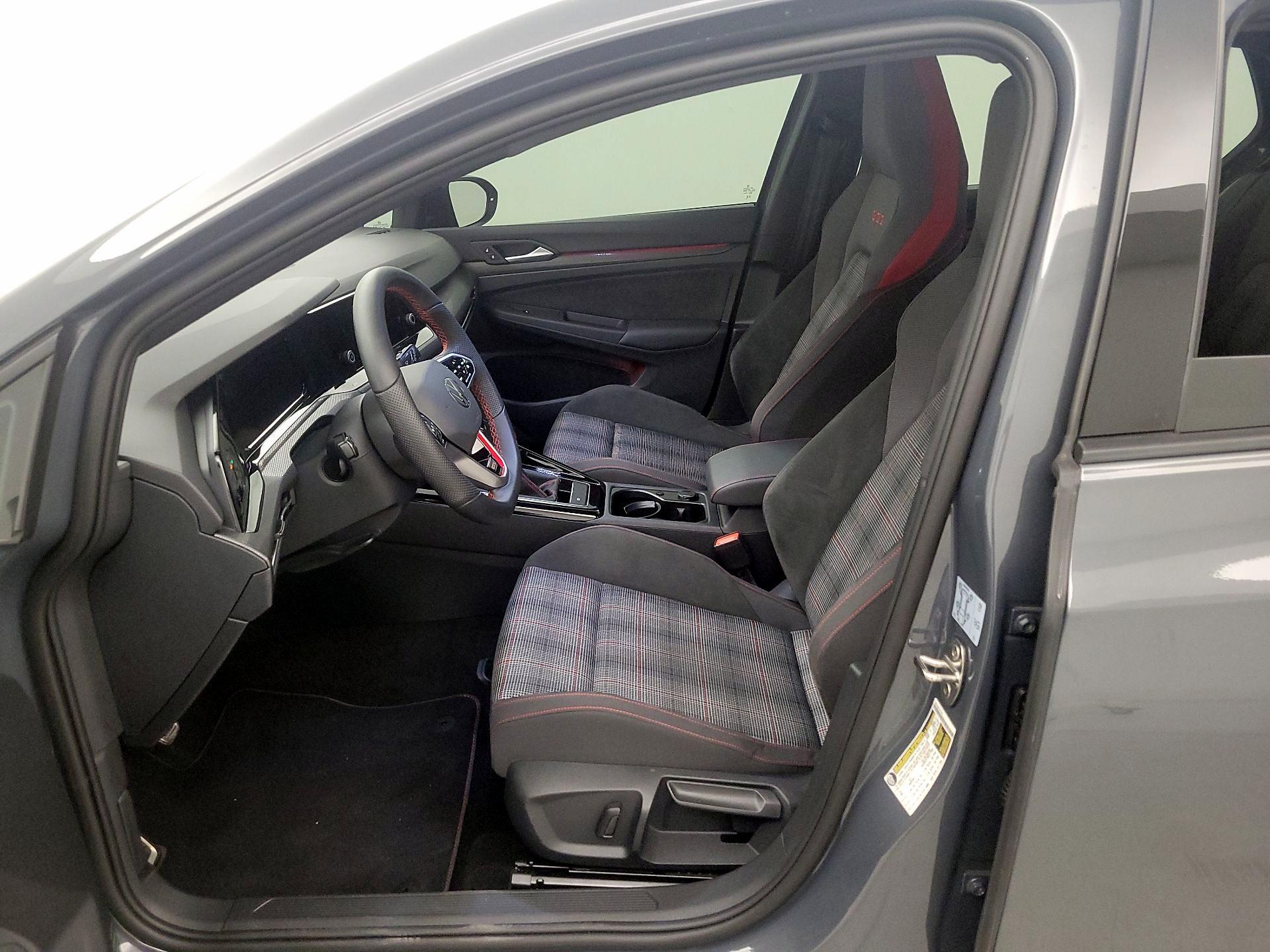 Thumbnail: 2024 Volkswagen Golf - 11