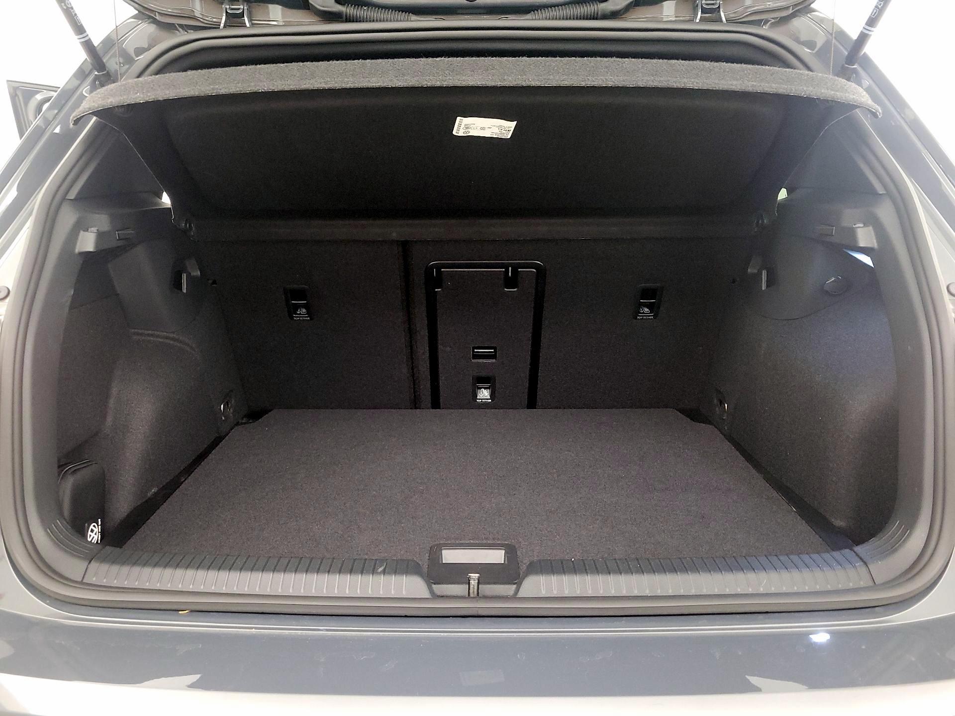 Thumbnail: 2024 Volkswagen Golf - 20