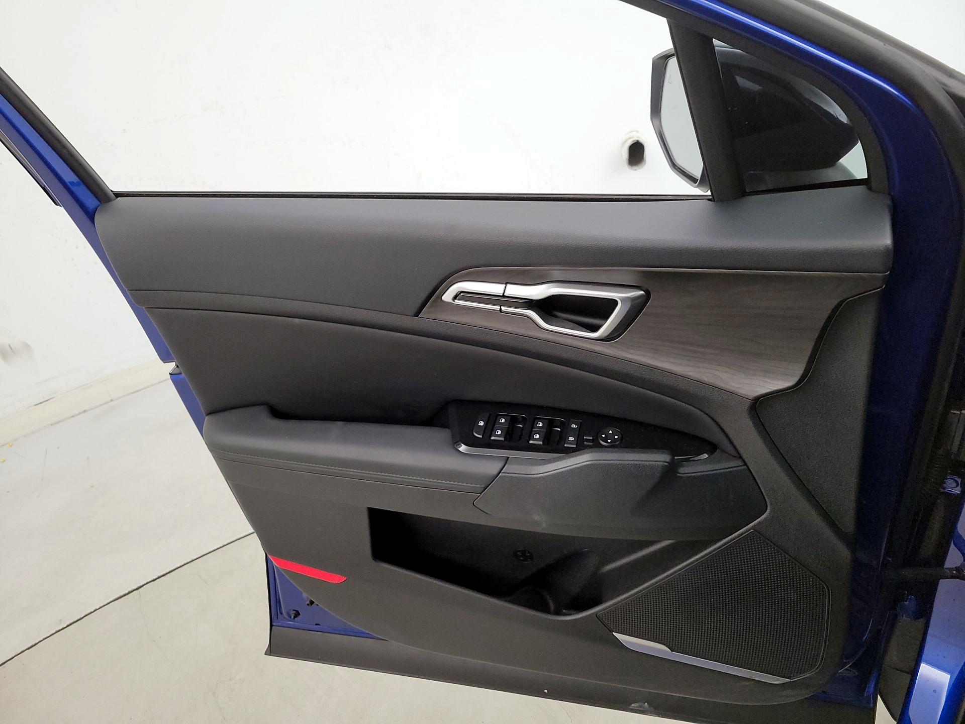 Thumbnail: 2023 Kia Sportage - 12